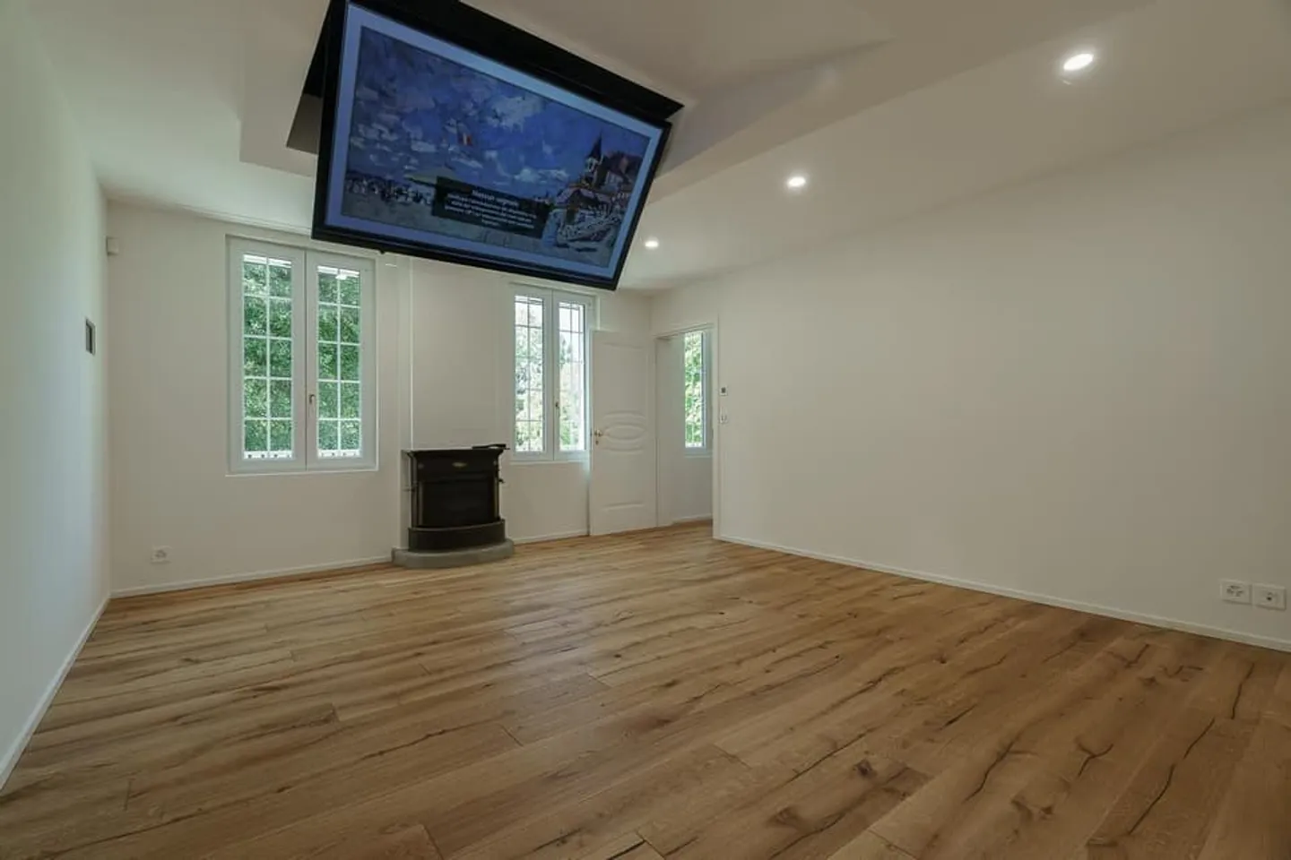 Eigenschaft von über 13.000 m² mit Nebengebäude und Schwimmbad - Foto 7 von 13