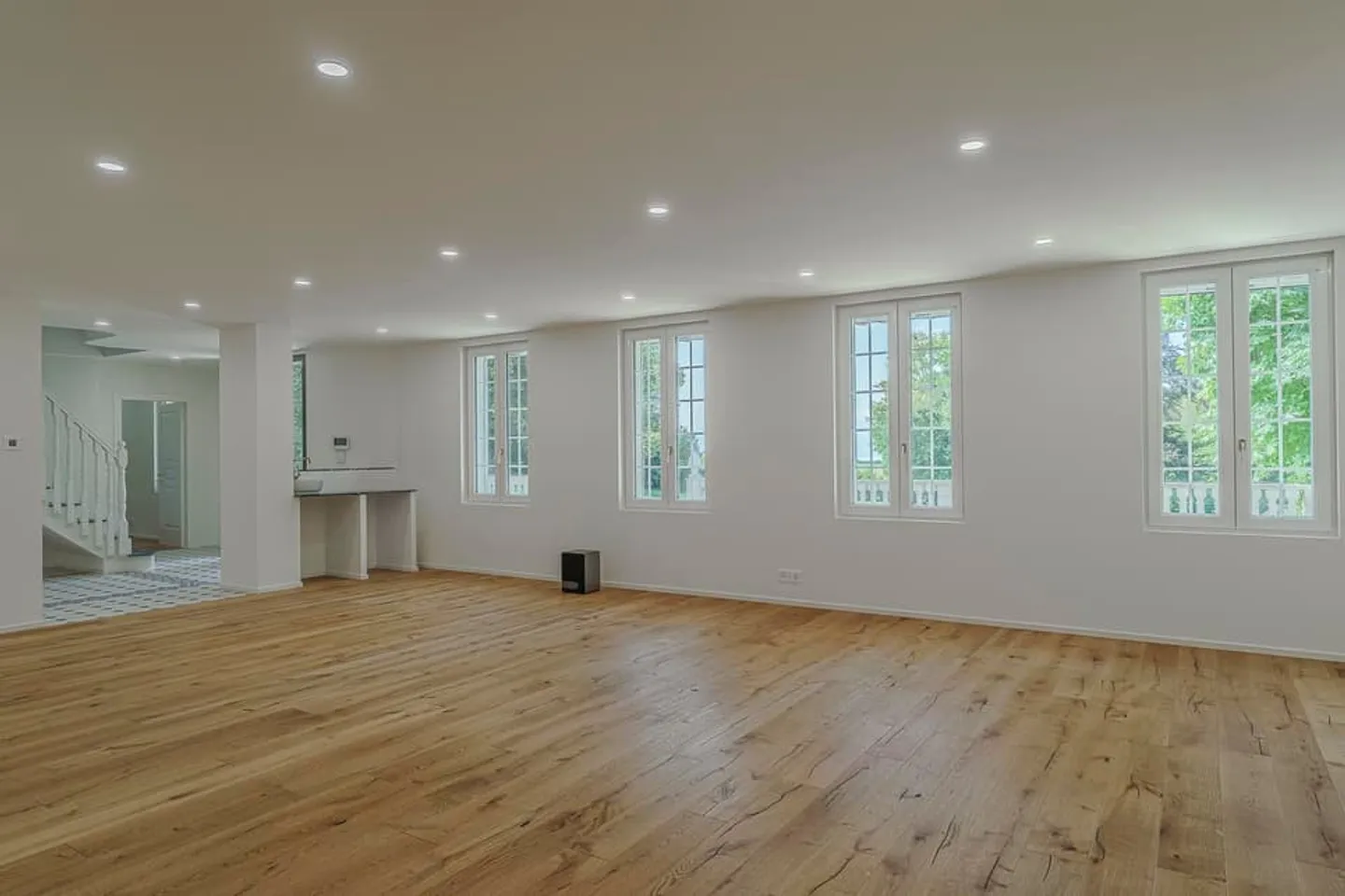 Eigenschaft von über 13.000 m² mit Nebengebäude und Schwimmbad - Foto 10 von 13