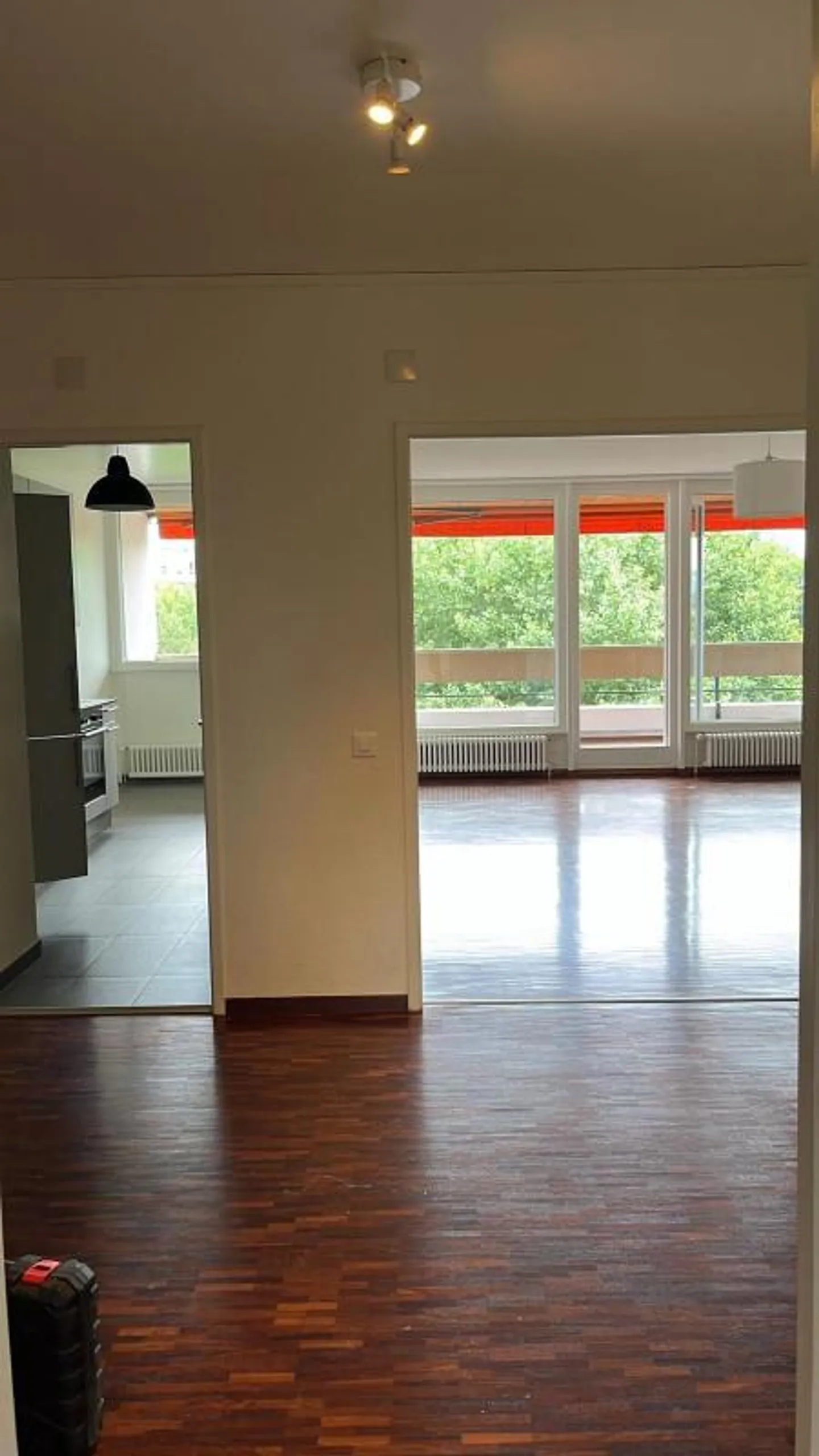 Appartement de 6 pièces au 5ème étage situé à Chêne-Bougeries 1224 - Photo 2 sur 9