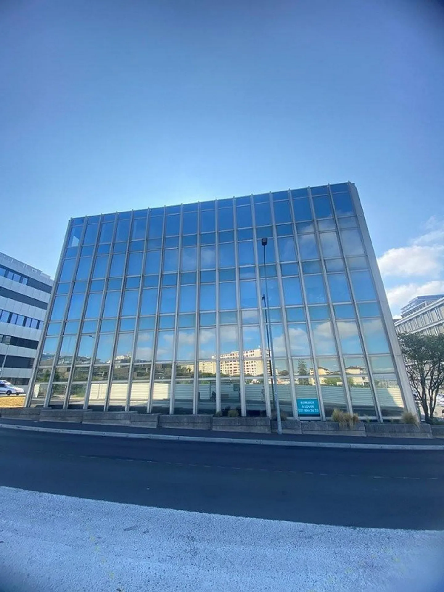 Ampio spazio per uffici di circa 700 m2 vicino a tutti i servizi - Foto 2 di 5