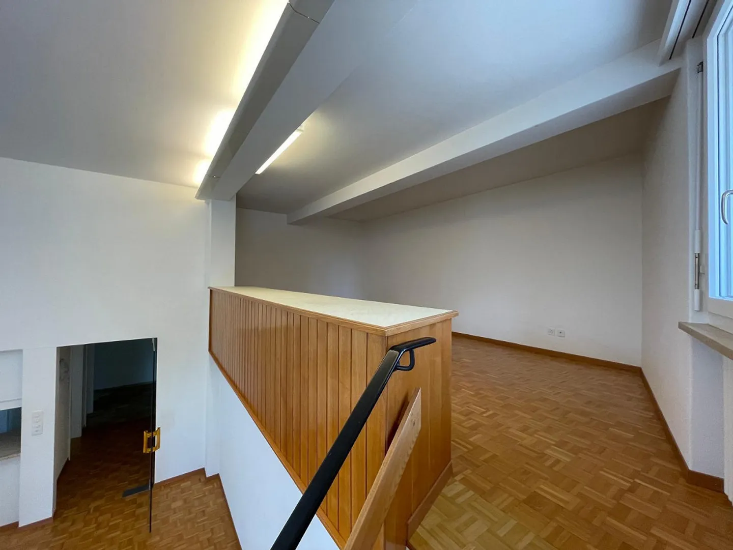 Appartement en duplex de 2,5 pièces dans un emplacement calme à Rotmonten - Photo 9 sur 12