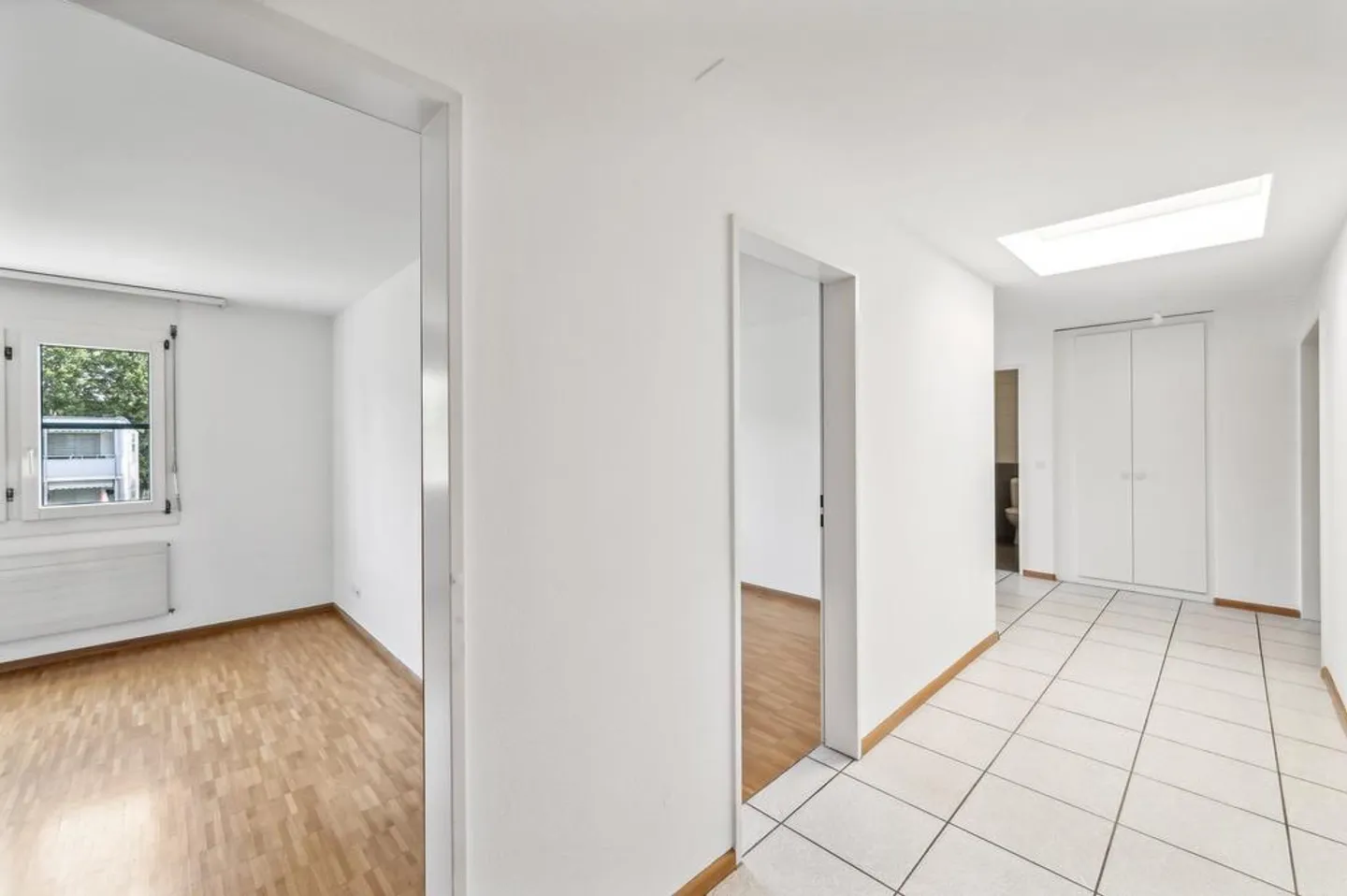 Appartamento luminoso di 4,5 stanze con sezione giardino privata - Foto 7 di 9