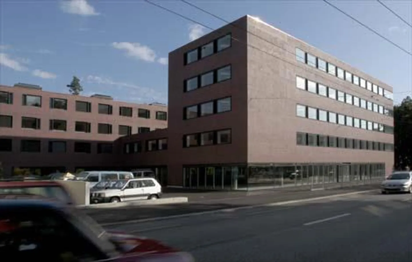 Gedeckter Motorradparkplatz - Foto 1 von 1