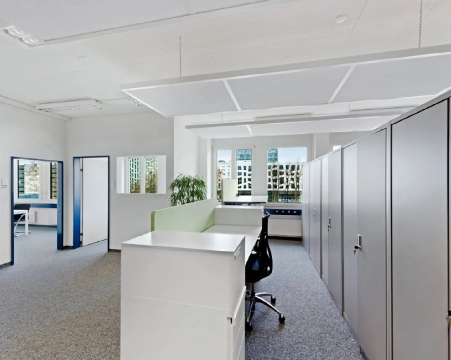 Office space for rent - Photo 3 of 4