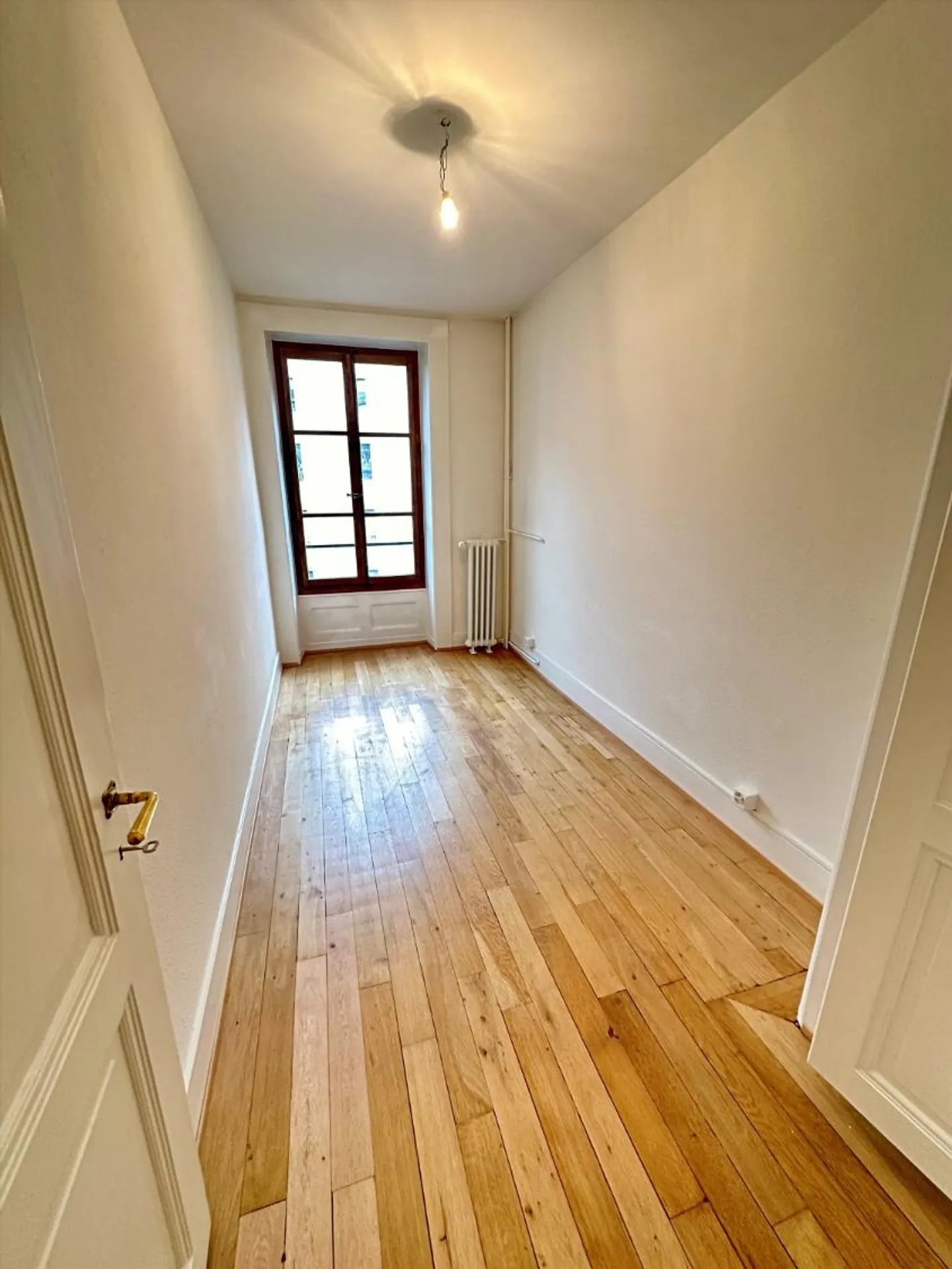 Appartement plein de charme, Rue des Eaux-Vives - Photo 7 sur 7