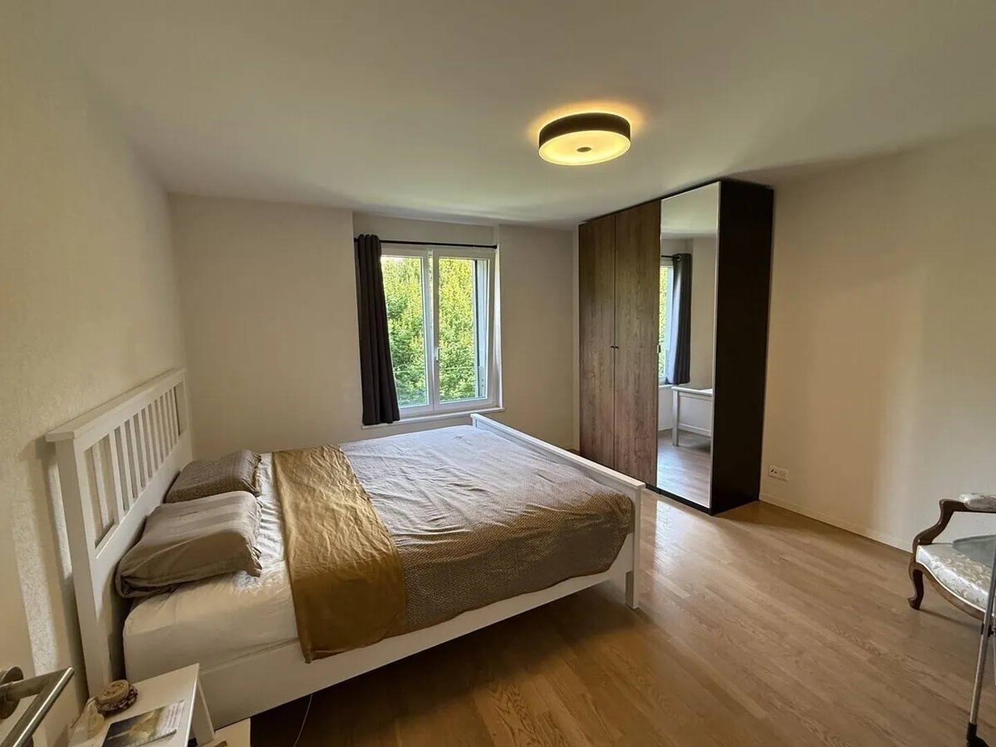 Charmante zeitgenössische 3,5-Zimmer-Wohnung mit Aussicht! - Foto 6 von 8