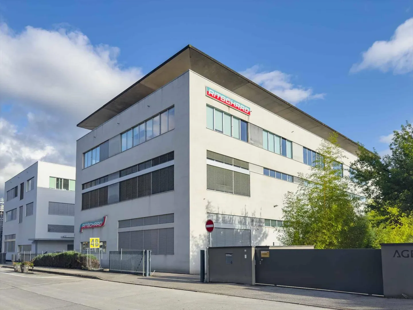 Bureaux de 732 m² – Ritschard, Meyrin - Photo 1 sur 12