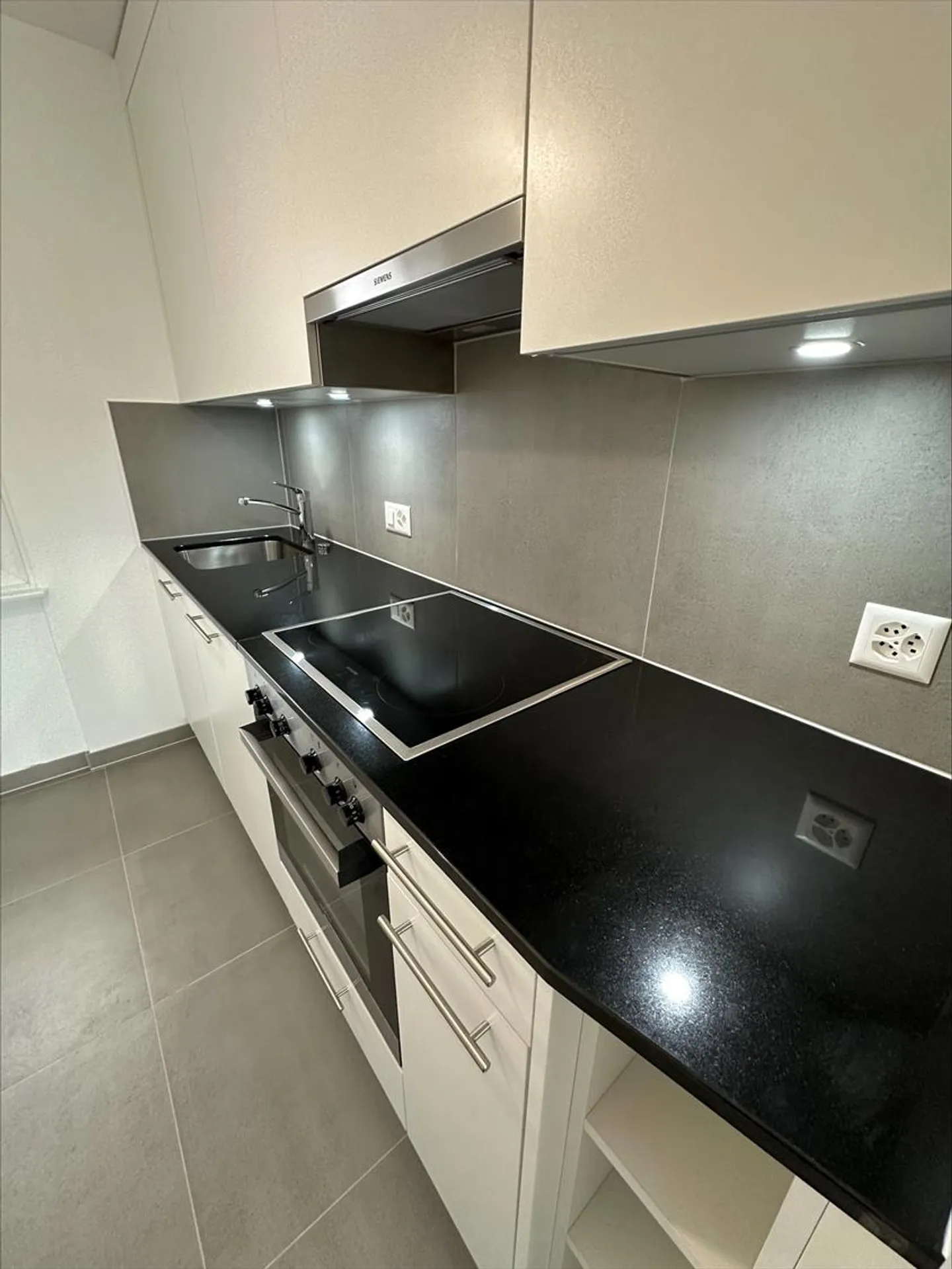 Logement de 3.0 pièces entièrement rénové idéalement situé à Neuchâtel - Photo 6 sur 11