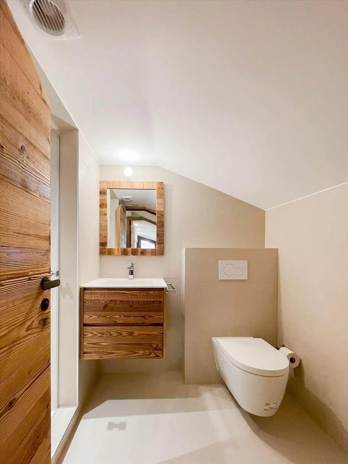 4.5 Room Penthouse - Photo 13 of 14