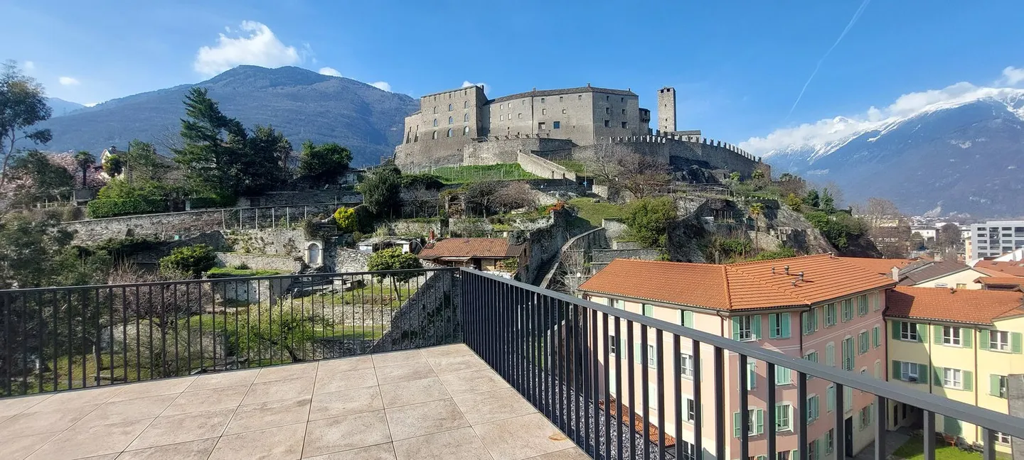 Loft nel cuore di Bellinzona con grande terrazza - Foto 1 di 10