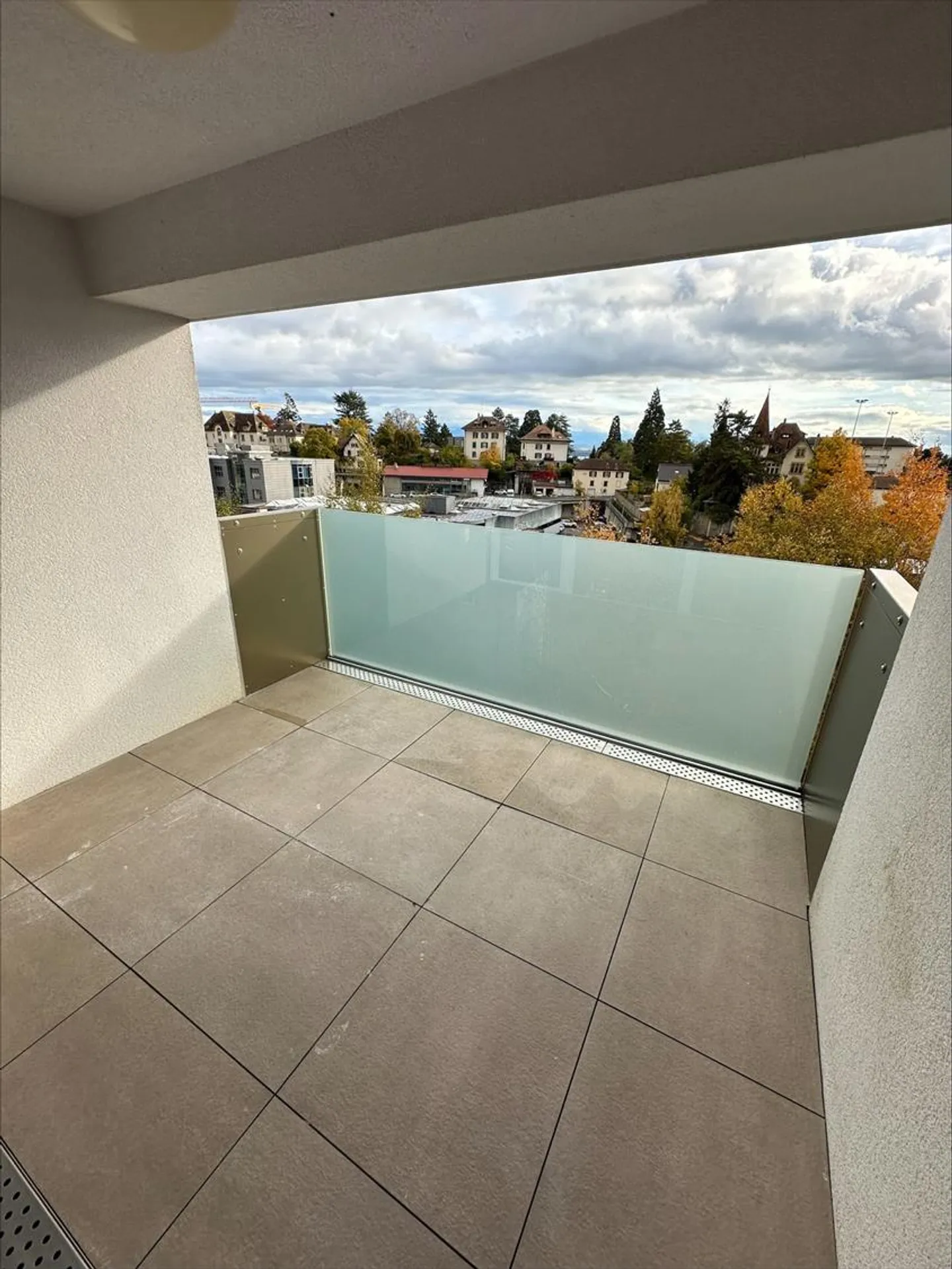 Logement de 3.0 pièces entièrement rénové idéalement situé à Neuchâtel - Photo 11 sur 11