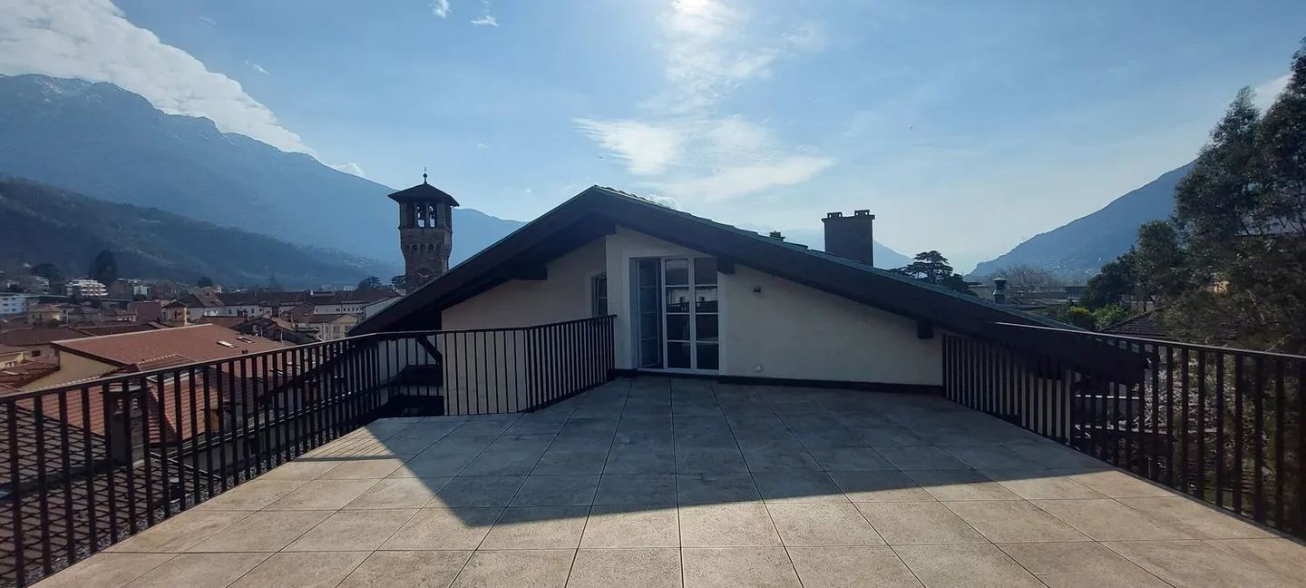 Loft nel cuore di Bellinzona con grande terrazza - Foto 2 di 10