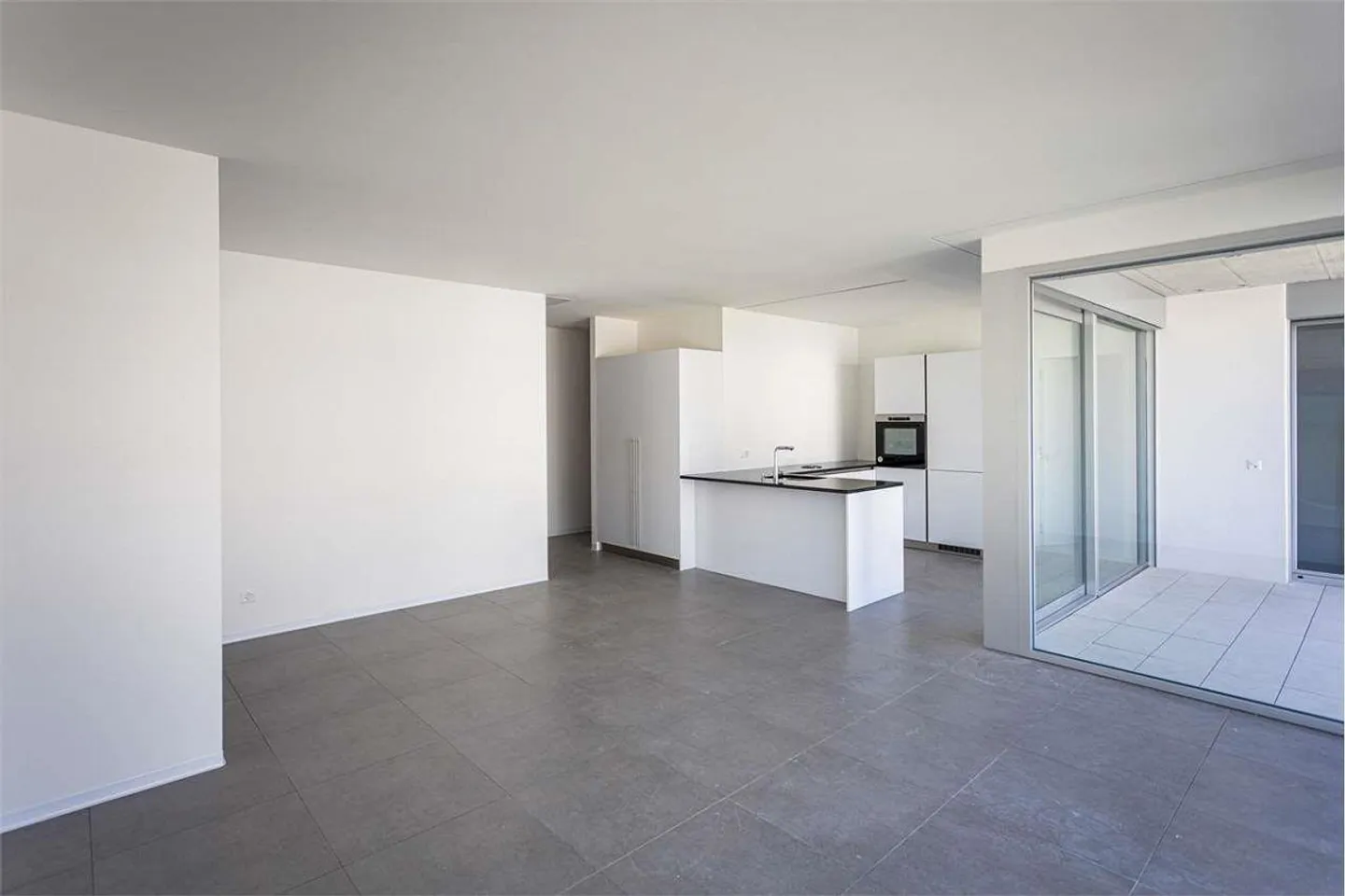 Ascona - Modern and Bright 2.5 Rooms - Photo 4 of 11