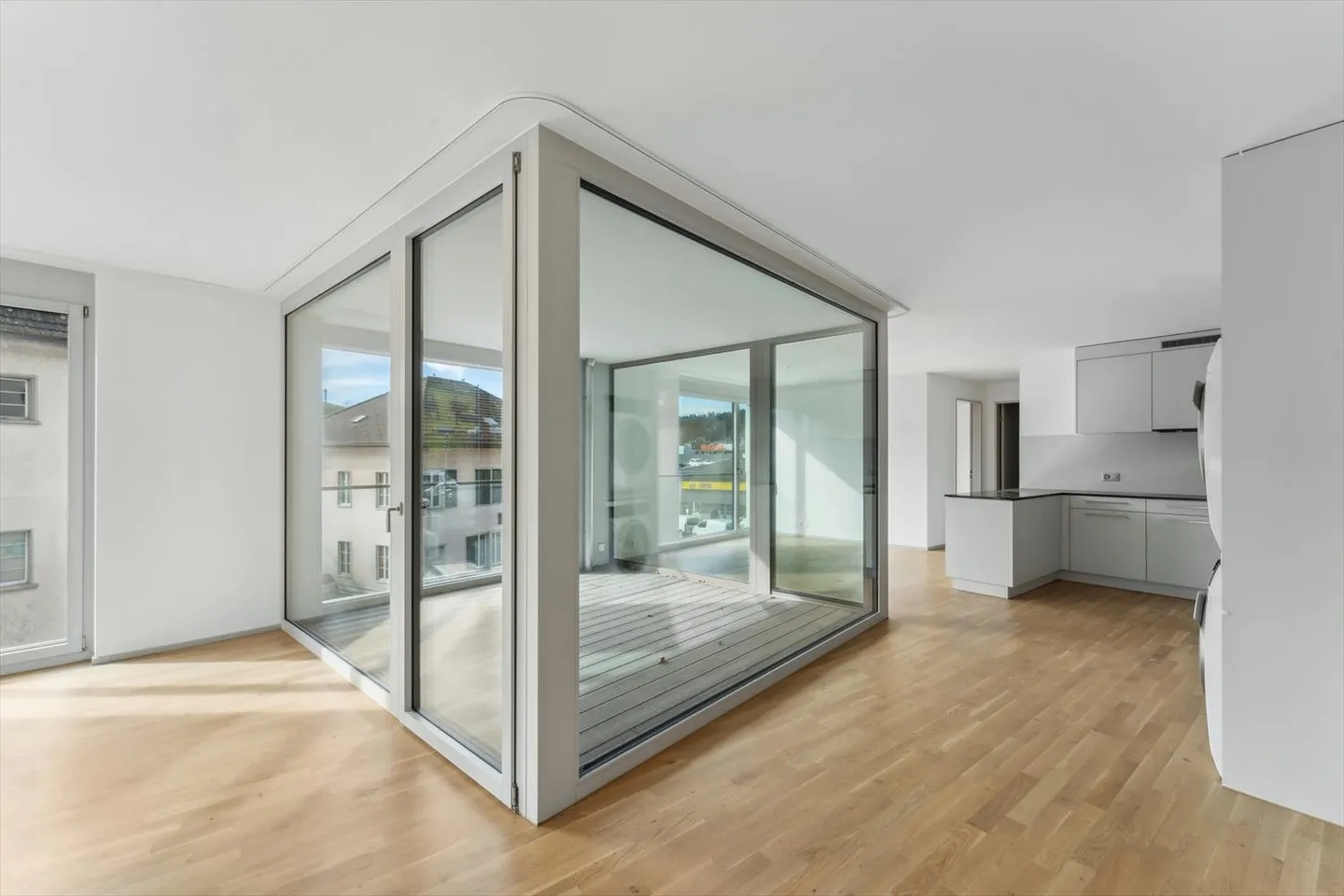 Vie moderne, loggia et espace de sièges - Photo 2 sur 11