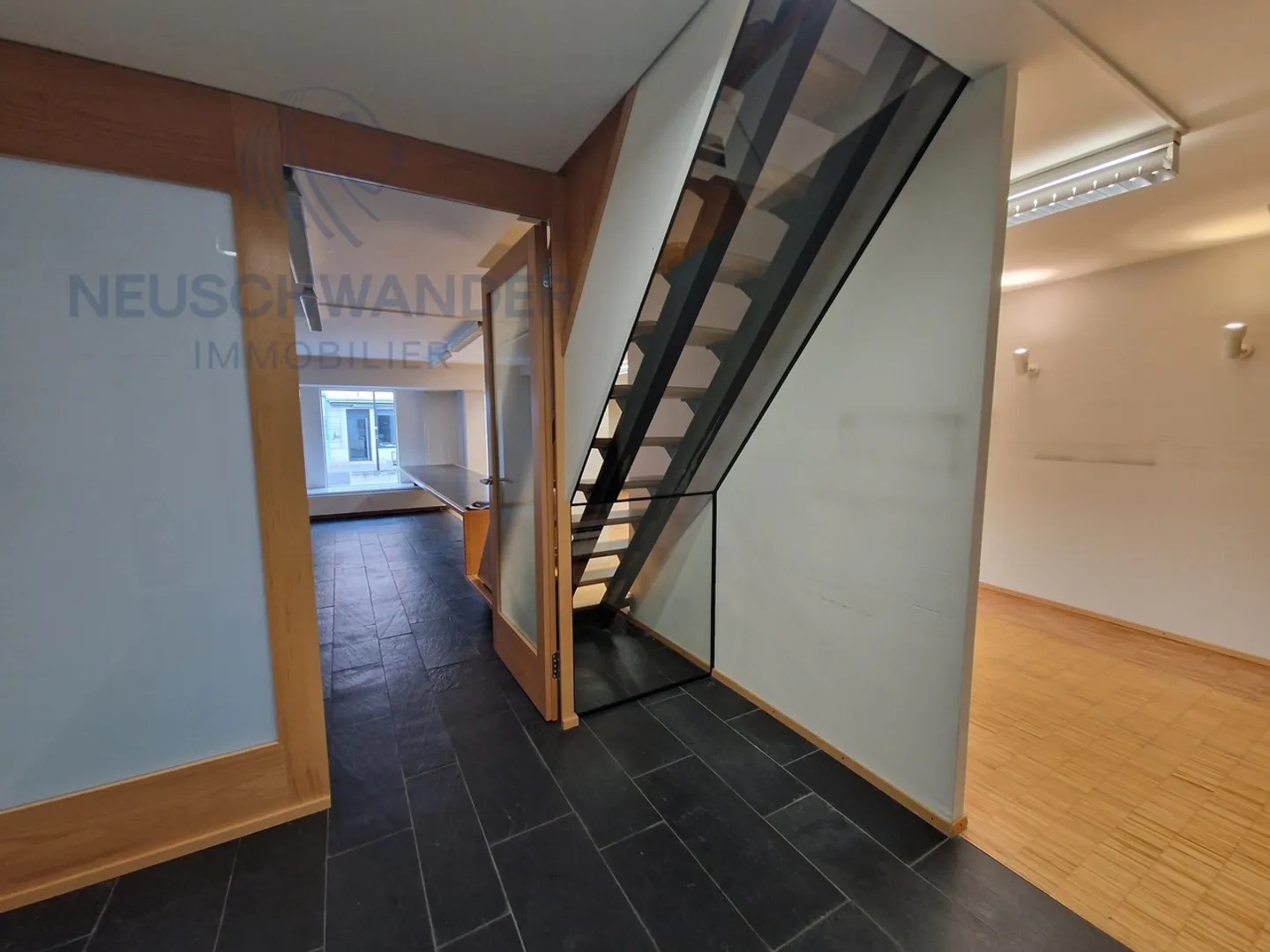 105,45 m² große Gewerbefläche im Duplex - Foto 2 von 5