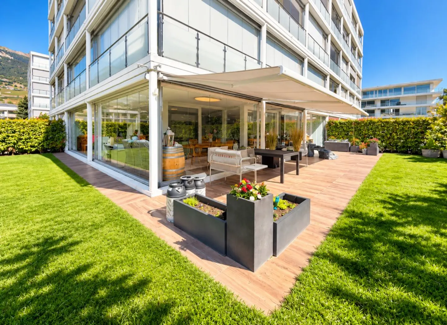Luxuswohnung mit Privatgarten - Foto 1 von 28