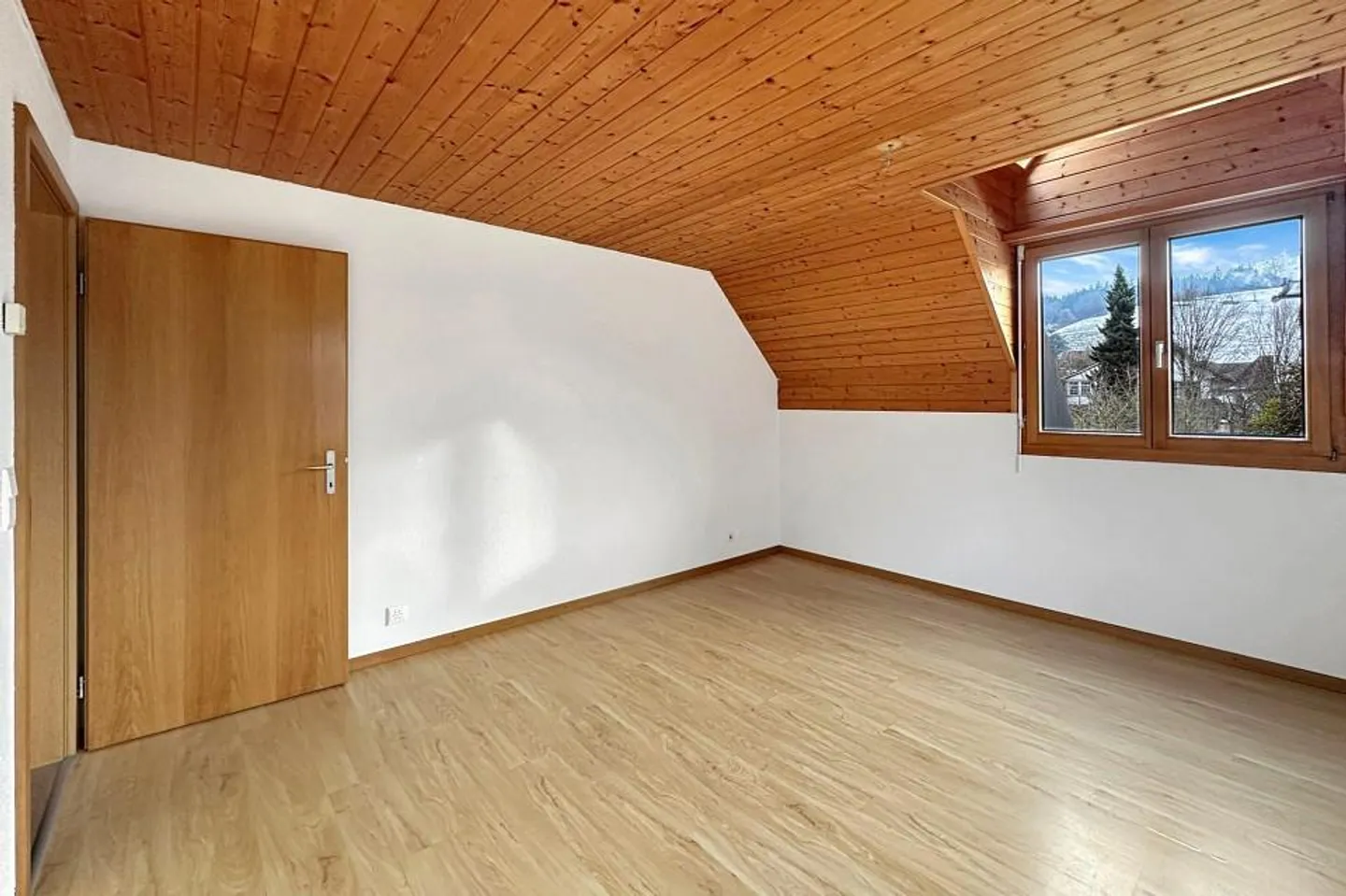 Arrive and Feel Good - Semi-Detached House with Enjoyment Garden - Photo 9 of 13