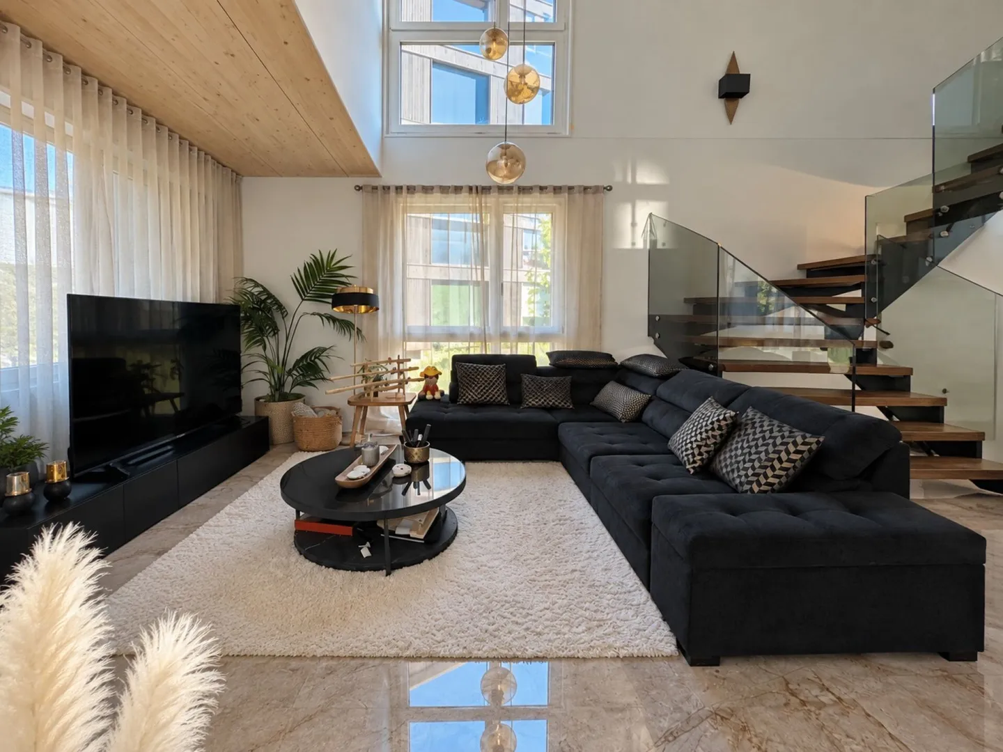Luxurious 5.5-Room Maisonette Apartment - Photo 1 of 1