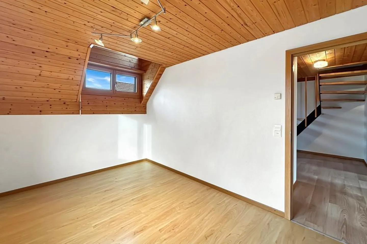 Arrive and Feel Good - Semi-Detached House with Enjoyment Garden - Photo 12 of 13