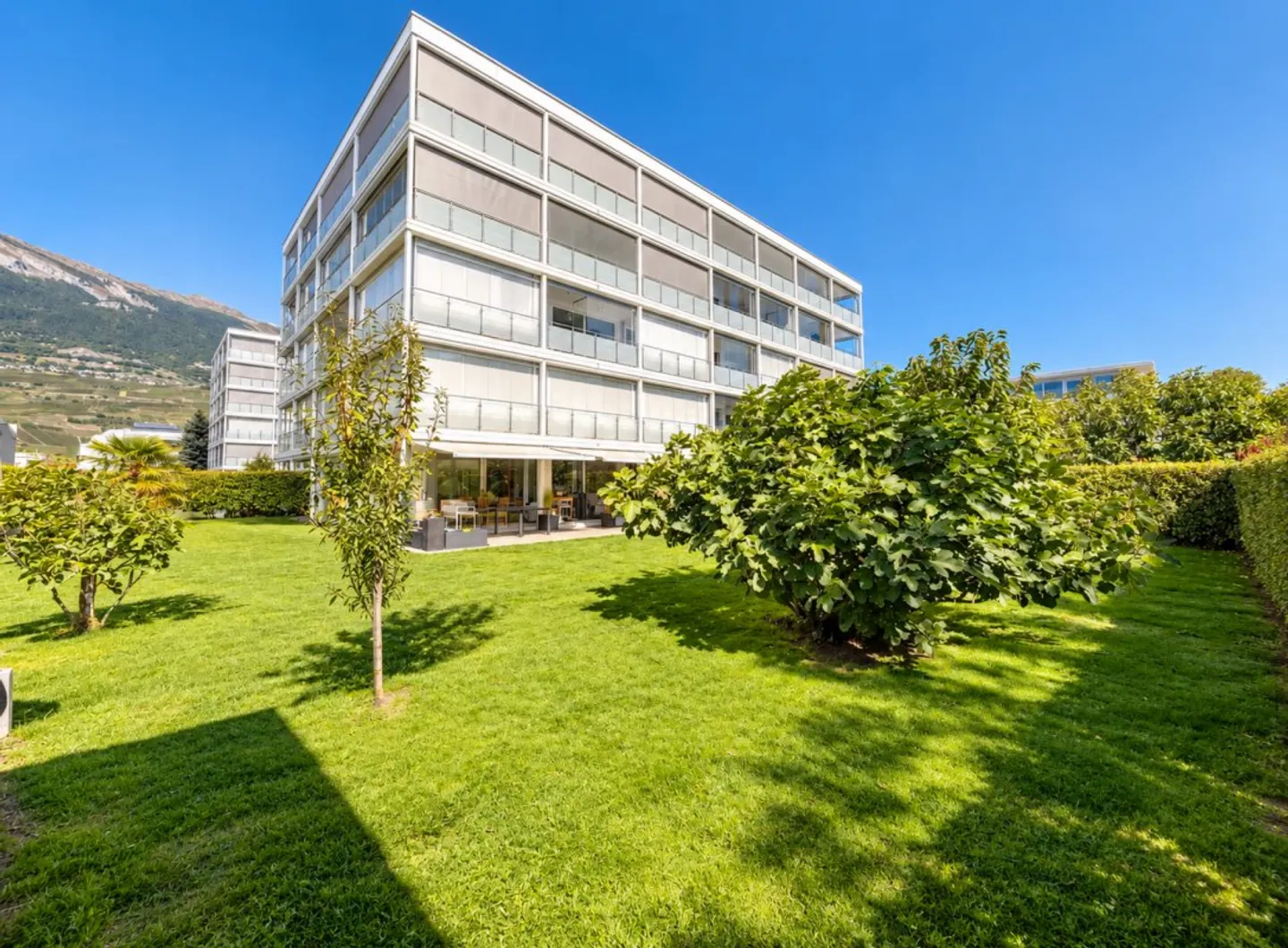 Luxuswohnung mit Privatgarten - Foto 5 von 28