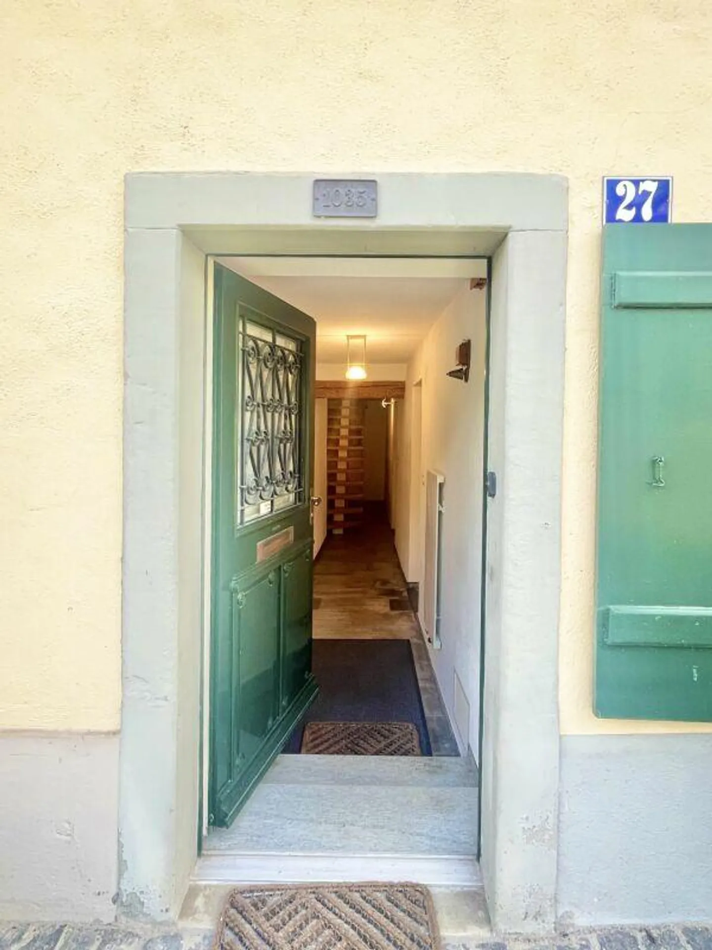 Maison individuelle de coin de 4,5 pièces : un bijou résidentiel avec histoire ! - Photo 4 sur 9