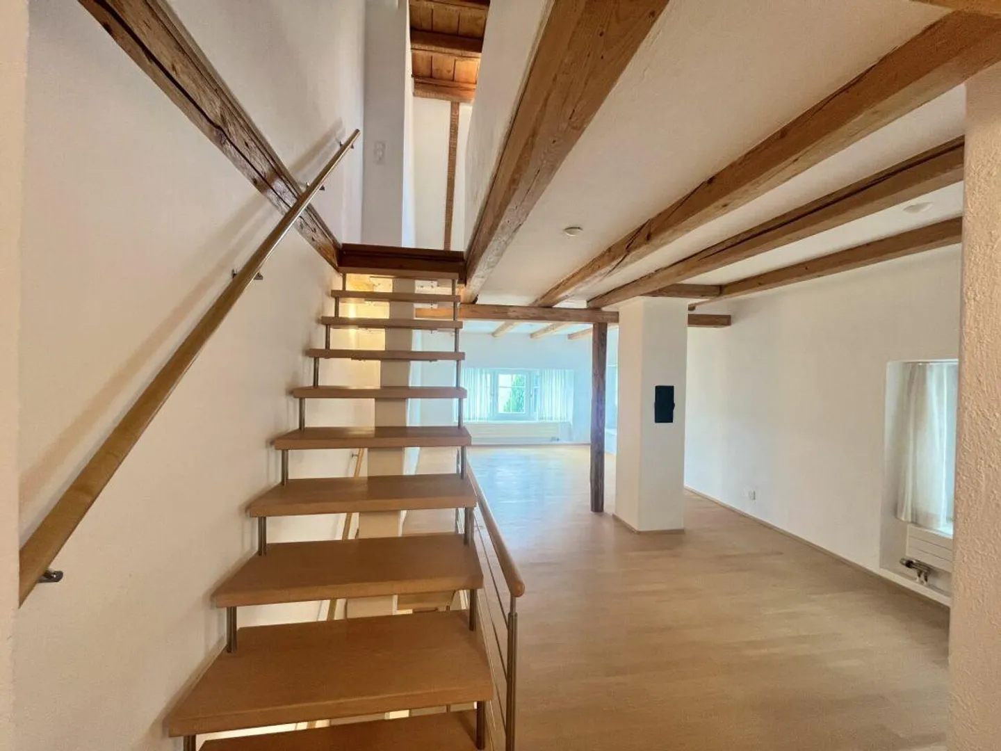 Maison individuelle de coin de 4,5 pièces : un bijou résidentiel avec histoire ! - Photo 5 sur 9