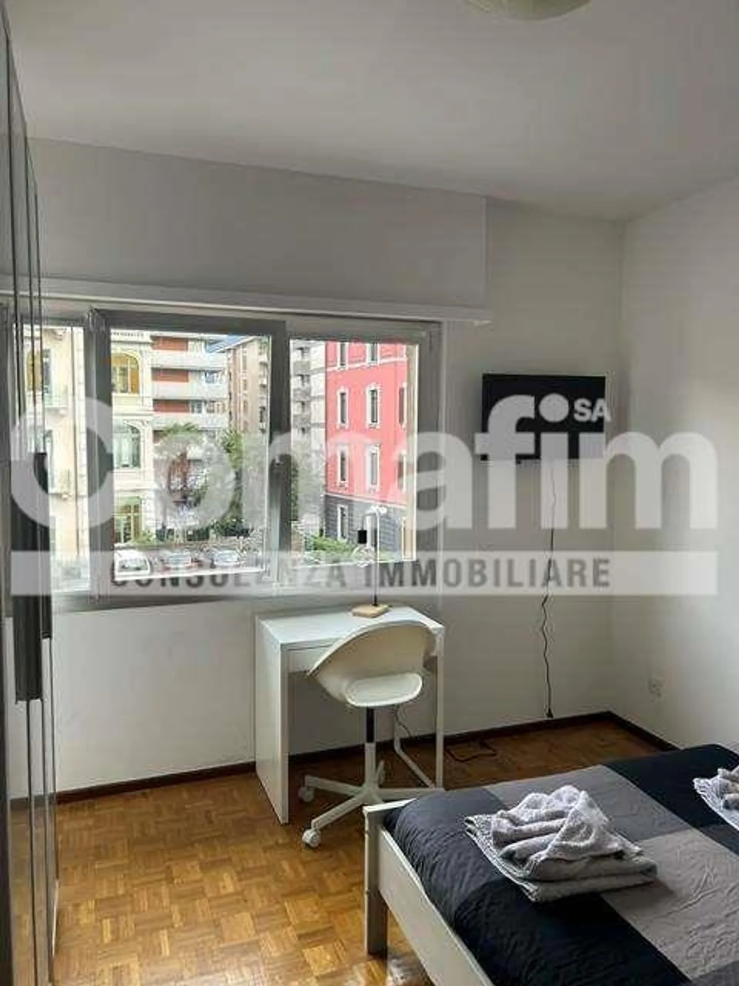 Studio Zeta with separate kitchen in Lugano - Photo 2 of 13