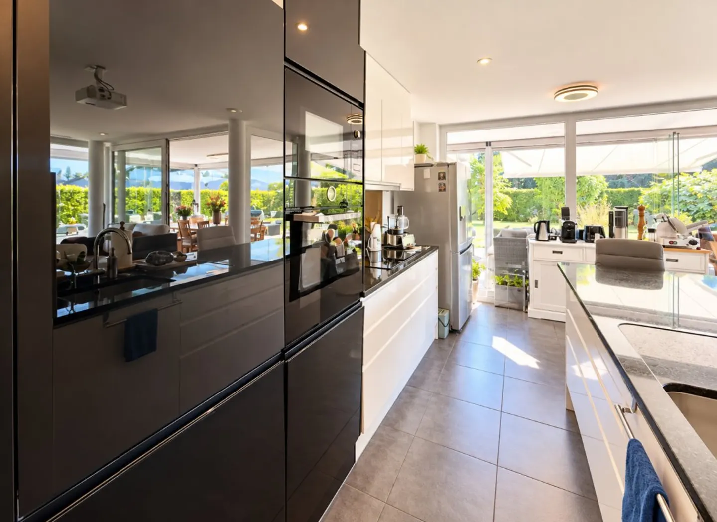 Luxuswohnung mit Privatgarten - Foto 15 von 28