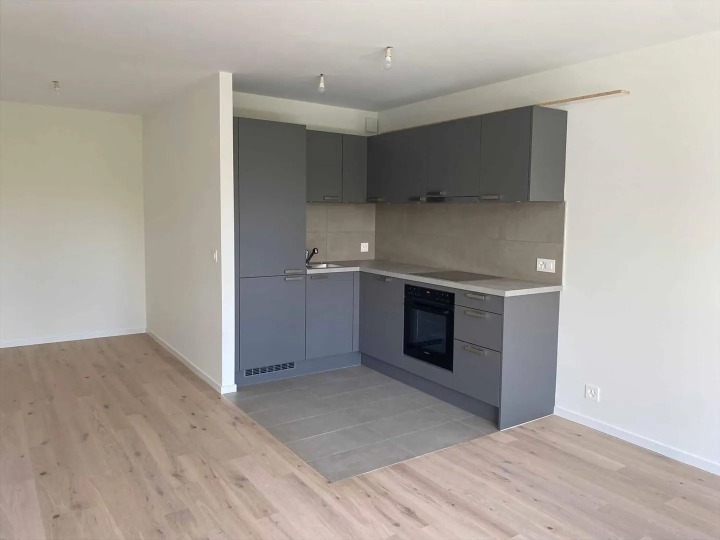 3-room apartment - Photo 2 of 2