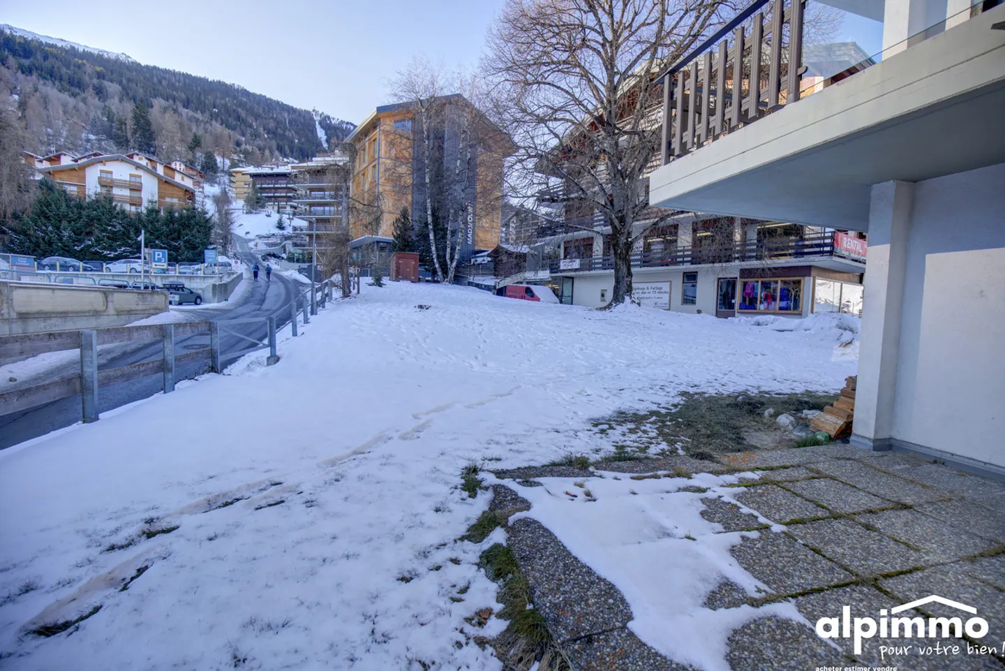 Appartamento spazioso con potenziale di ristrutturazione a 100 m dagli impianti - Foto 17 di 23