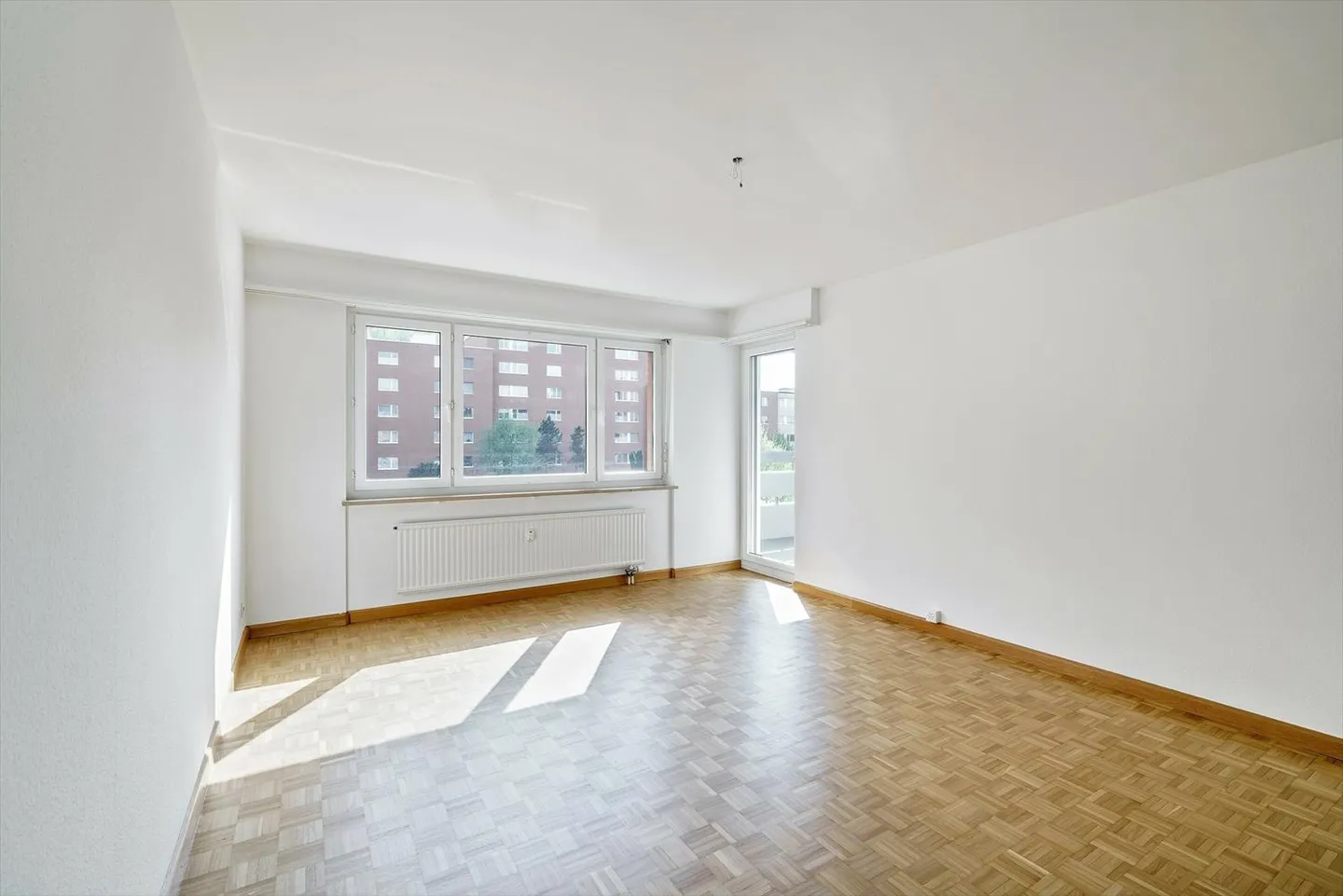Appartamento da sogno di 4,5 stanze in una posizione tranquilla a Muttenz - Foto 2 di 8