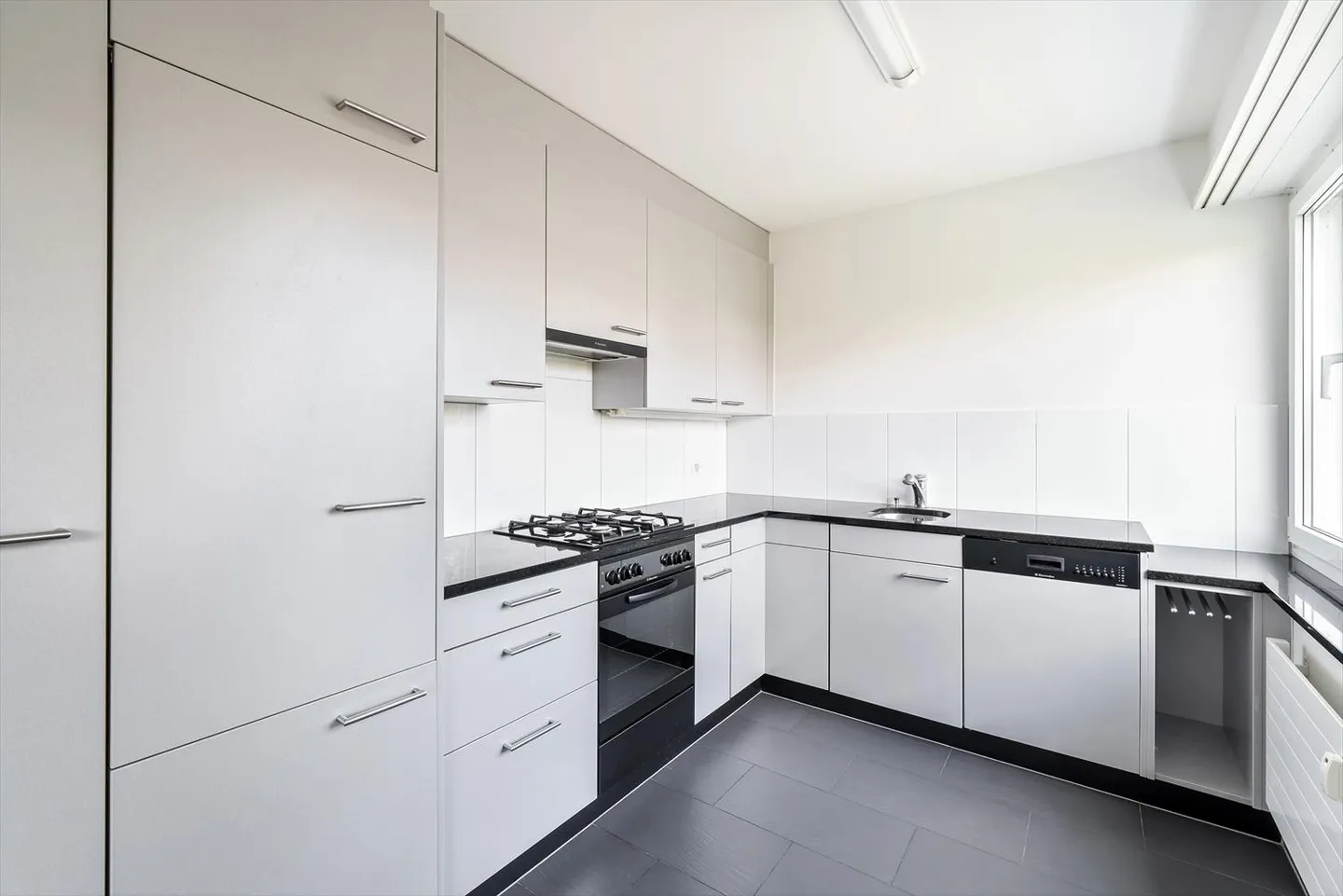 Appartamento da sogno di 4,5 stanze in una posizione tranquilla a Muttenz - Foto 3 di 8