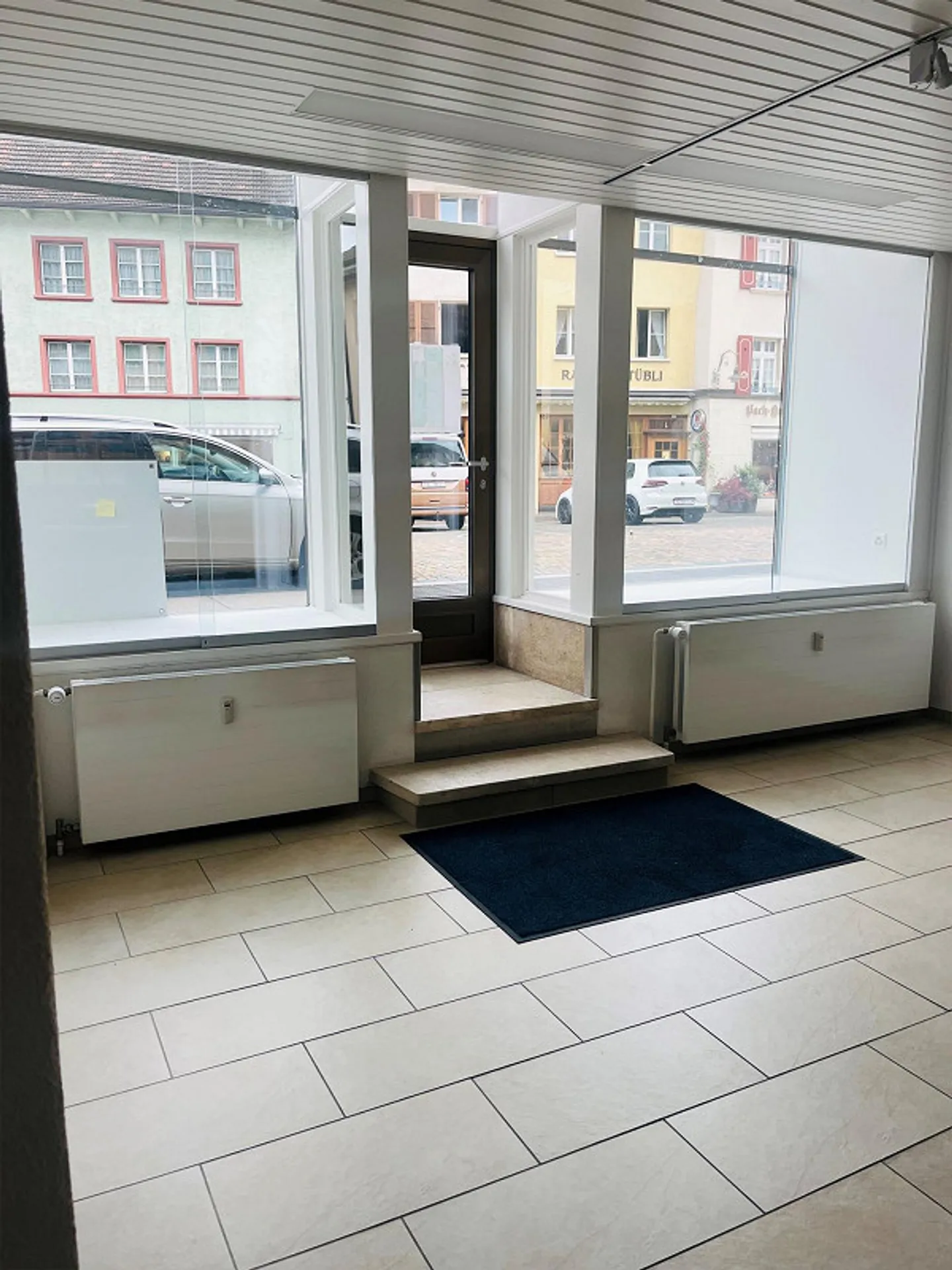 Spazio commerciale attraente nel centro città - Foto 4 di 13