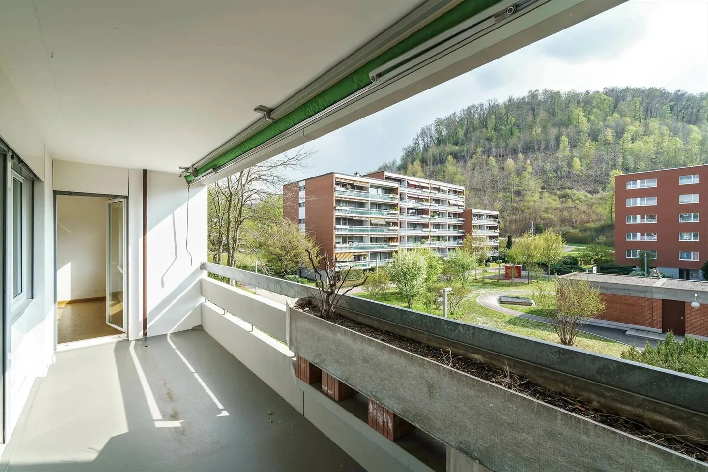 Appartamento da sogno di 4,5 stanze in una posizione tranquilla a Muttenz - Foto 8 di 8