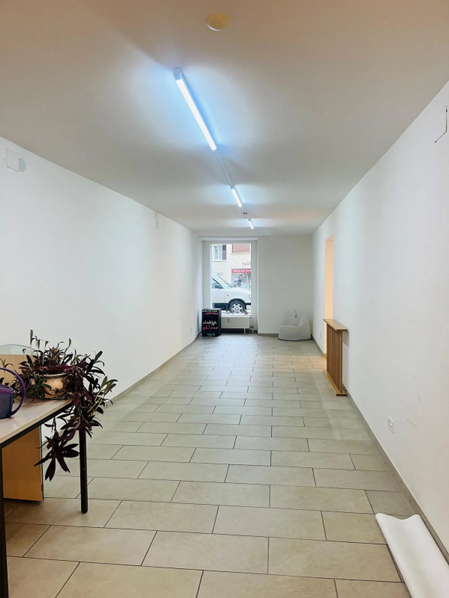 Spazio commerciale attraente nel centro città - Foto 6 di 13