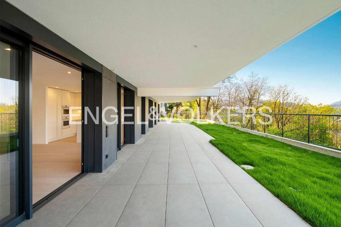 Nuovo appartamento con giardino e vista lago - Foto 12 di 12