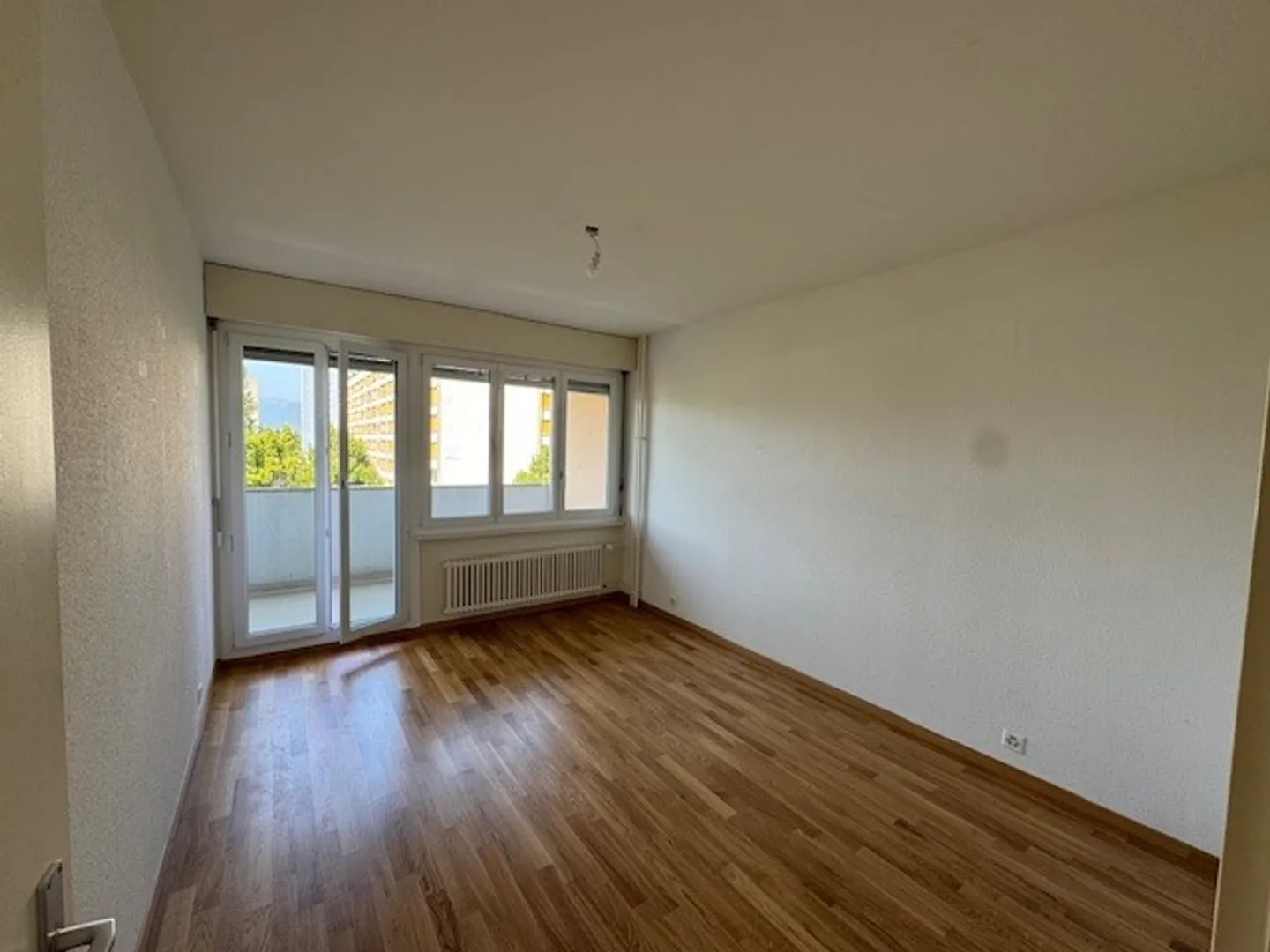 3-Zimmer-Wohnung im 4. Stock in Onex - Foto 6 von 9