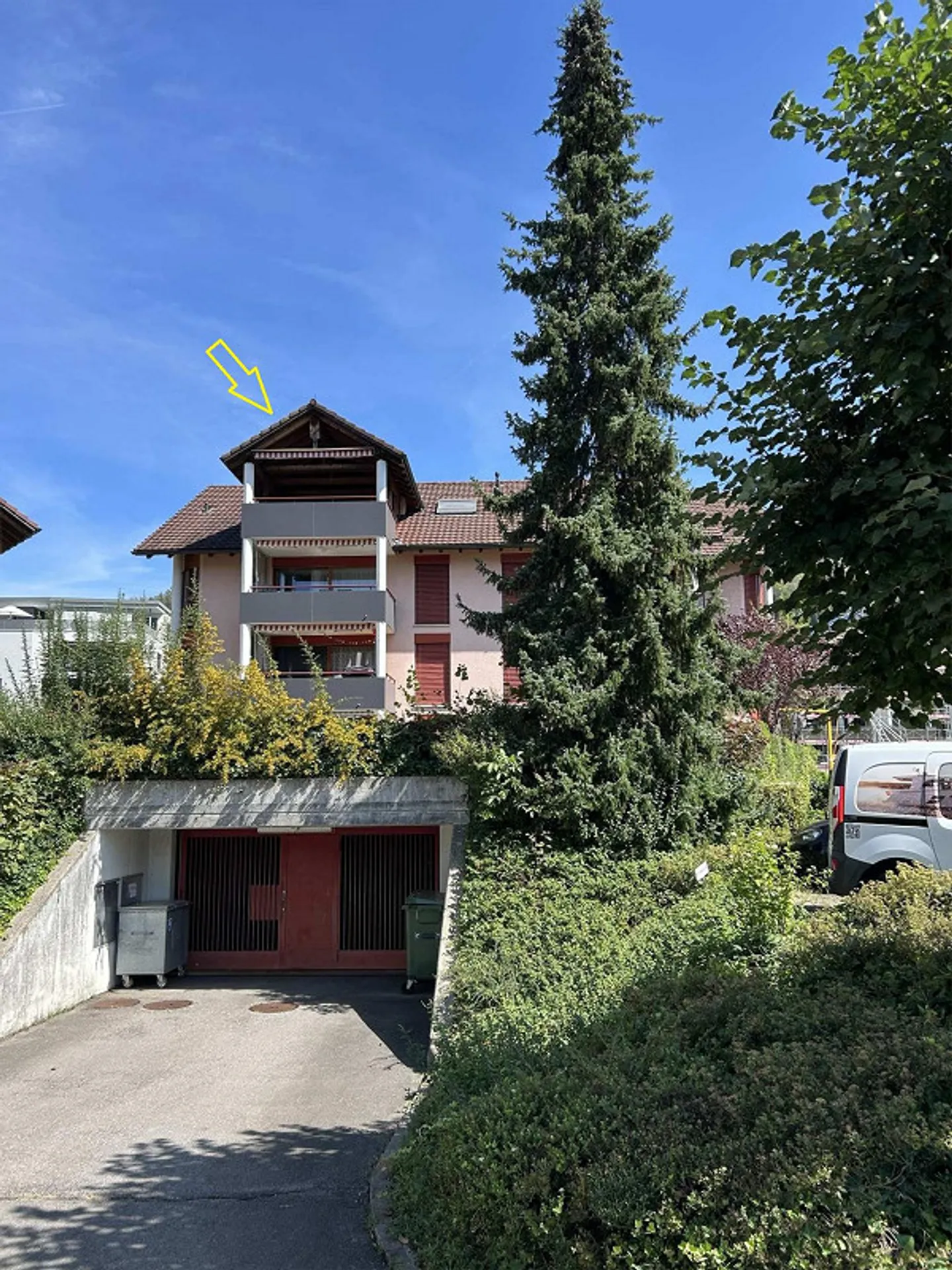 Helle, sonnige, grosszügige Dachwohnung mit Blick in die Berge - Photo 13 of 13