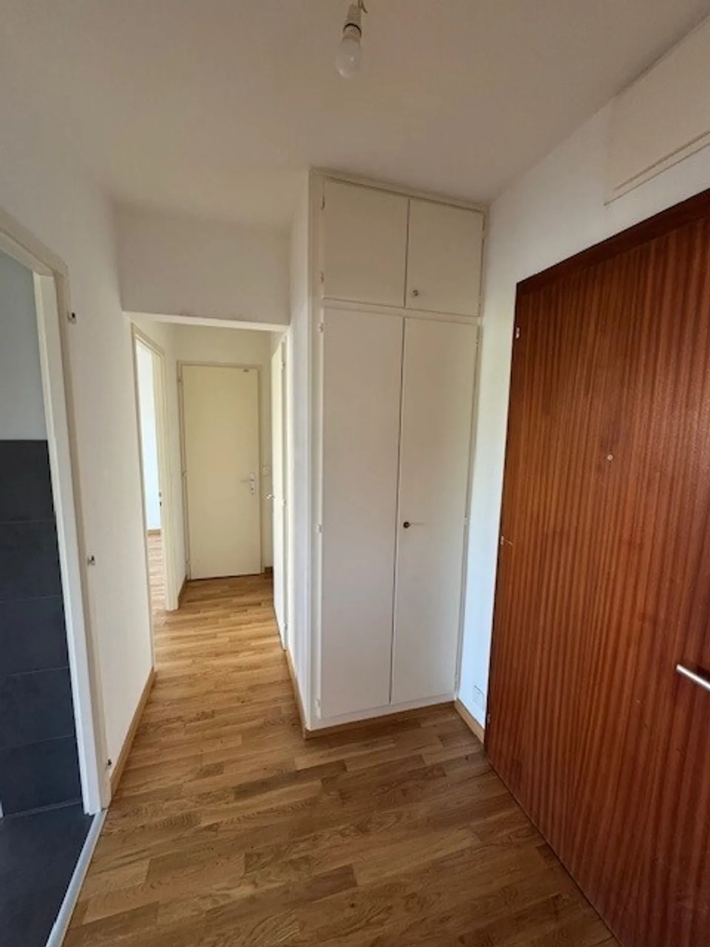 3-Zimmer-Wohnung im 4. Stock in Onex - Foto 9 von 9