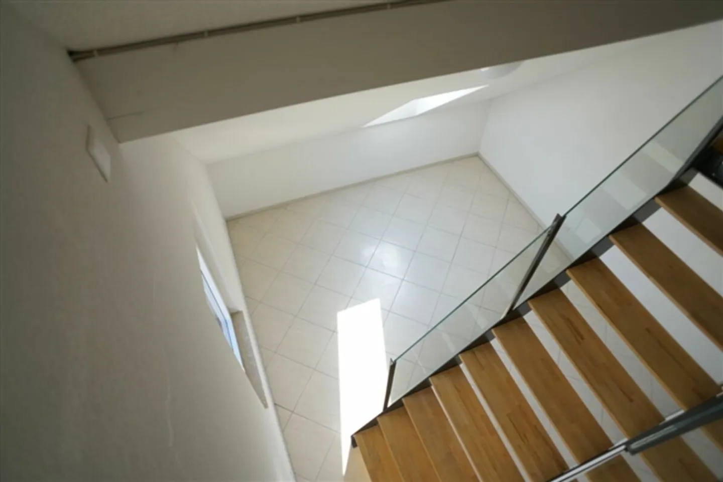 Two modern 3.5-room apartments in a very central and beautiful location - Photo 3 of 10