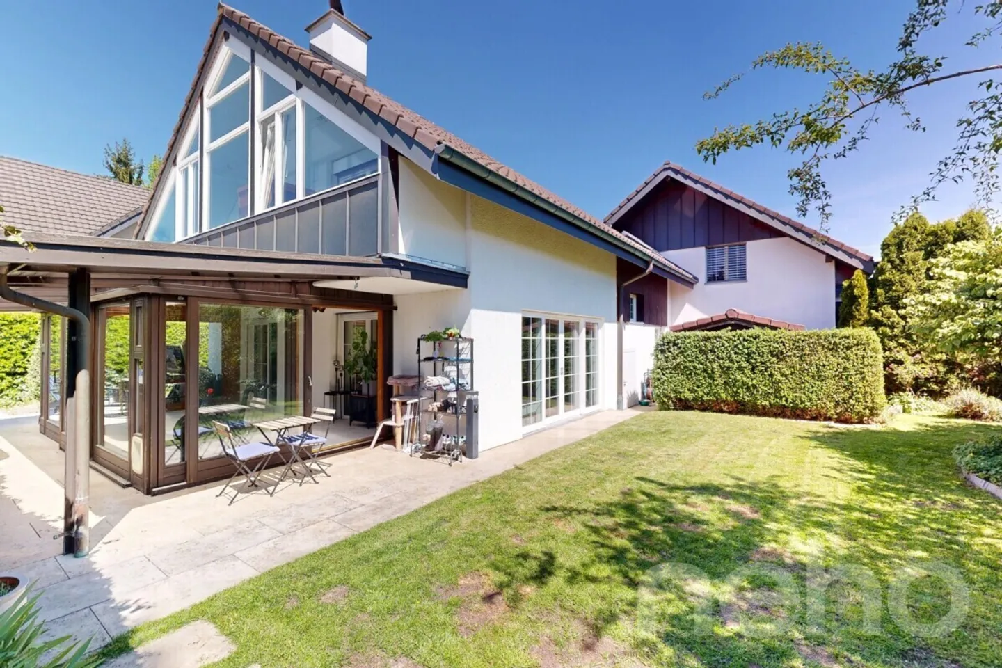 Stylish Country House Near the Lake - Photo 2 of 12