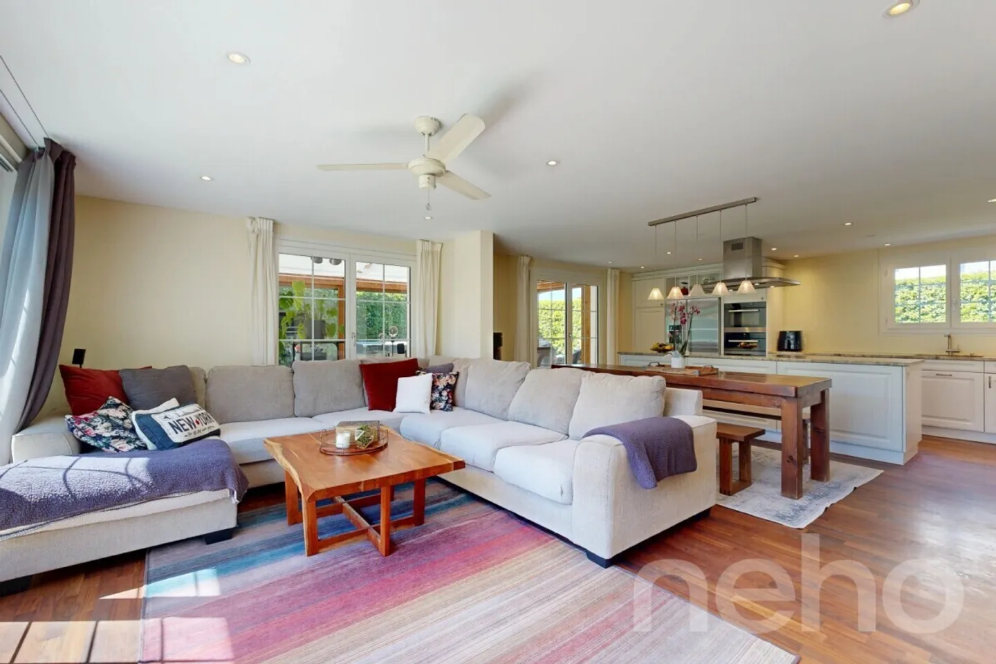 Stylish Country House Near the Lake - Photo 4 of 12
