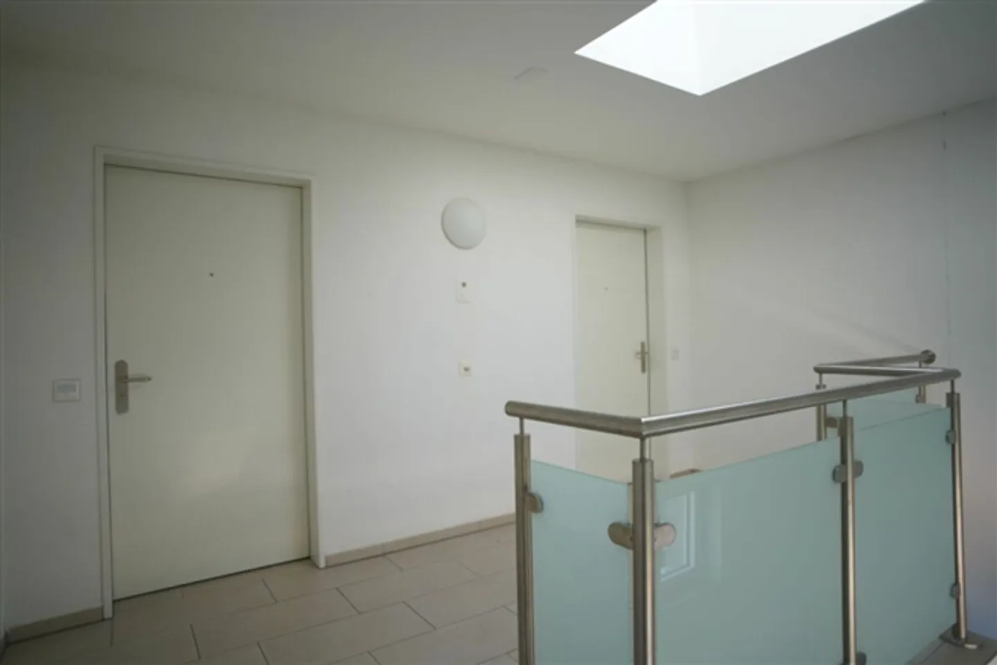 Two modern 3.5-room apartments in a very central and beautiful location - Photo 10 of 10