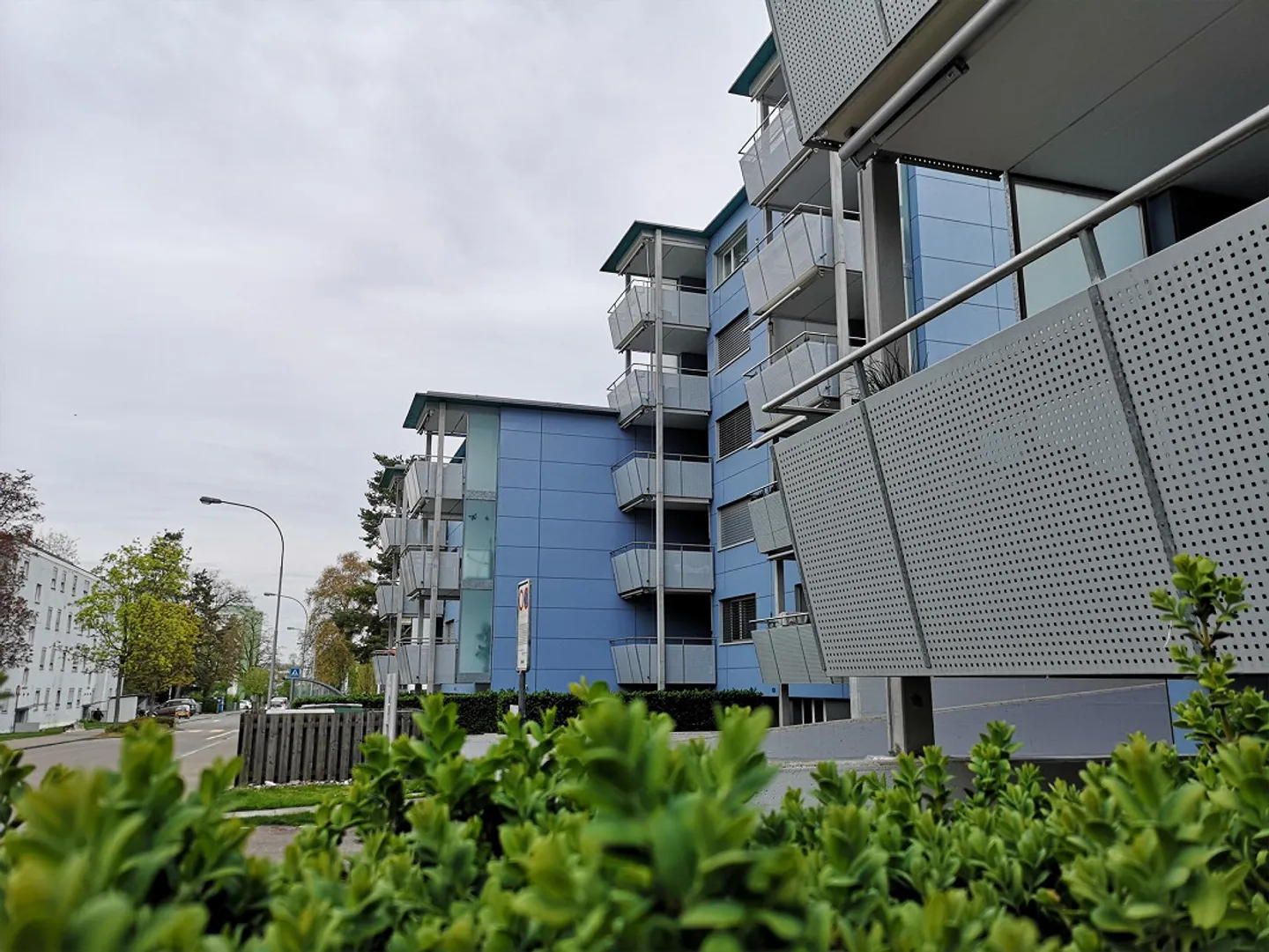 Appartement coopératif de 3,5 pièces à Bachenbülach vous attend! - Photo 1 sur 8