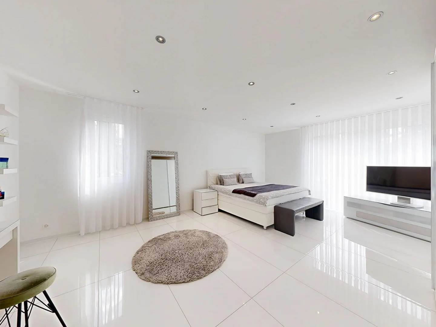 Villa de 7,5 pièces avec piscine et espace généreux - Photo 7 sur 21