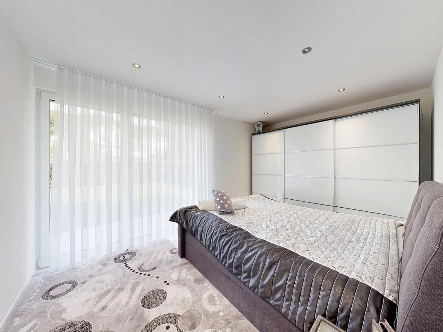 Villa de 7,5 pièces avec piscine et espace généreux - Photo 9 sur 21
