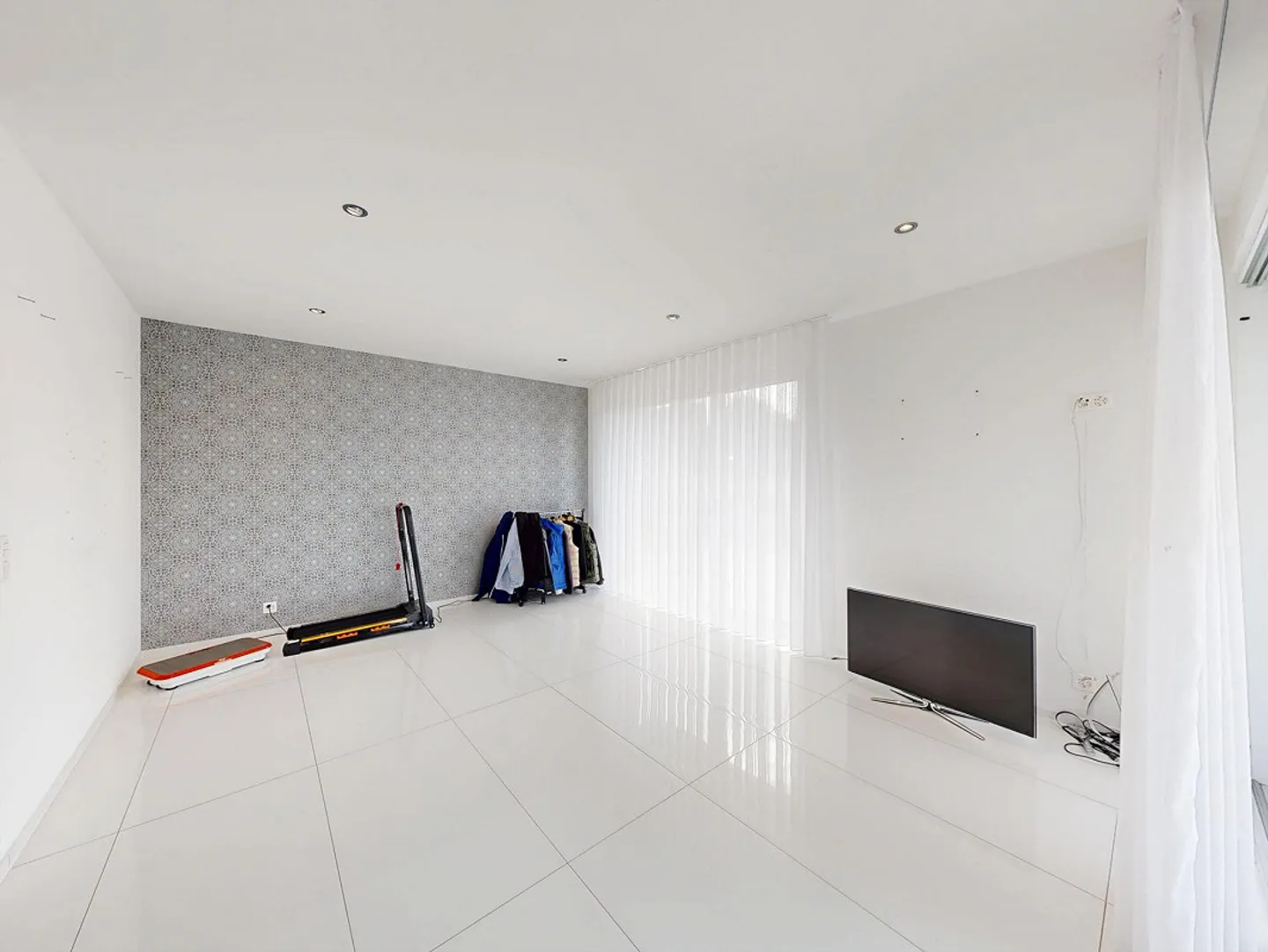 Villa de 7,5 pièces avec piscine et espace généreux - Photo 15 sur 21