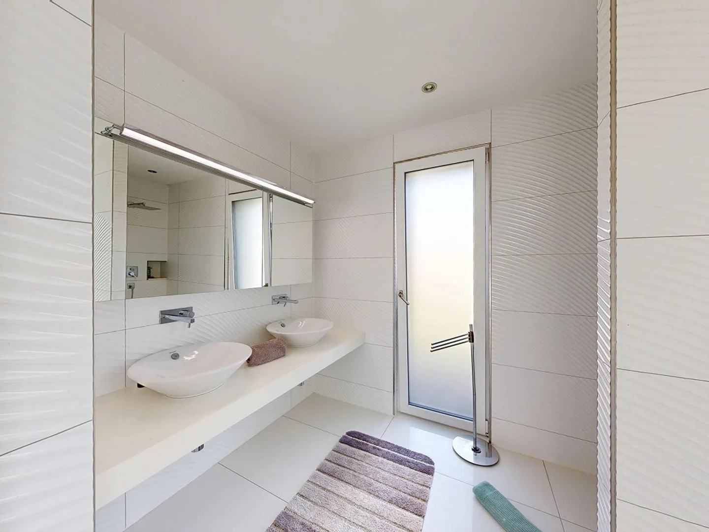 Villa de 7,5 pièces avec piscine et espace généreux - Photo 17 sur 21