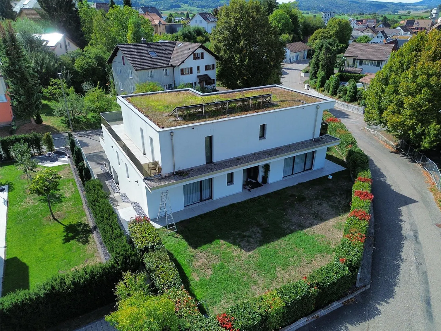 Villa de 7,5 pièces avec piscine et espace généreux - Photo 19 sur 21