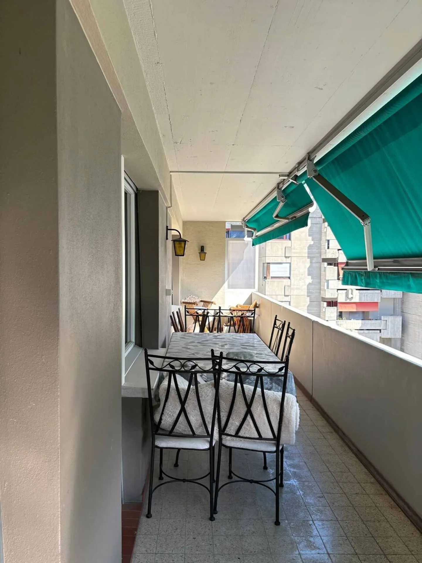 Renovated Apartment with Balconies - Photo 6 of 11